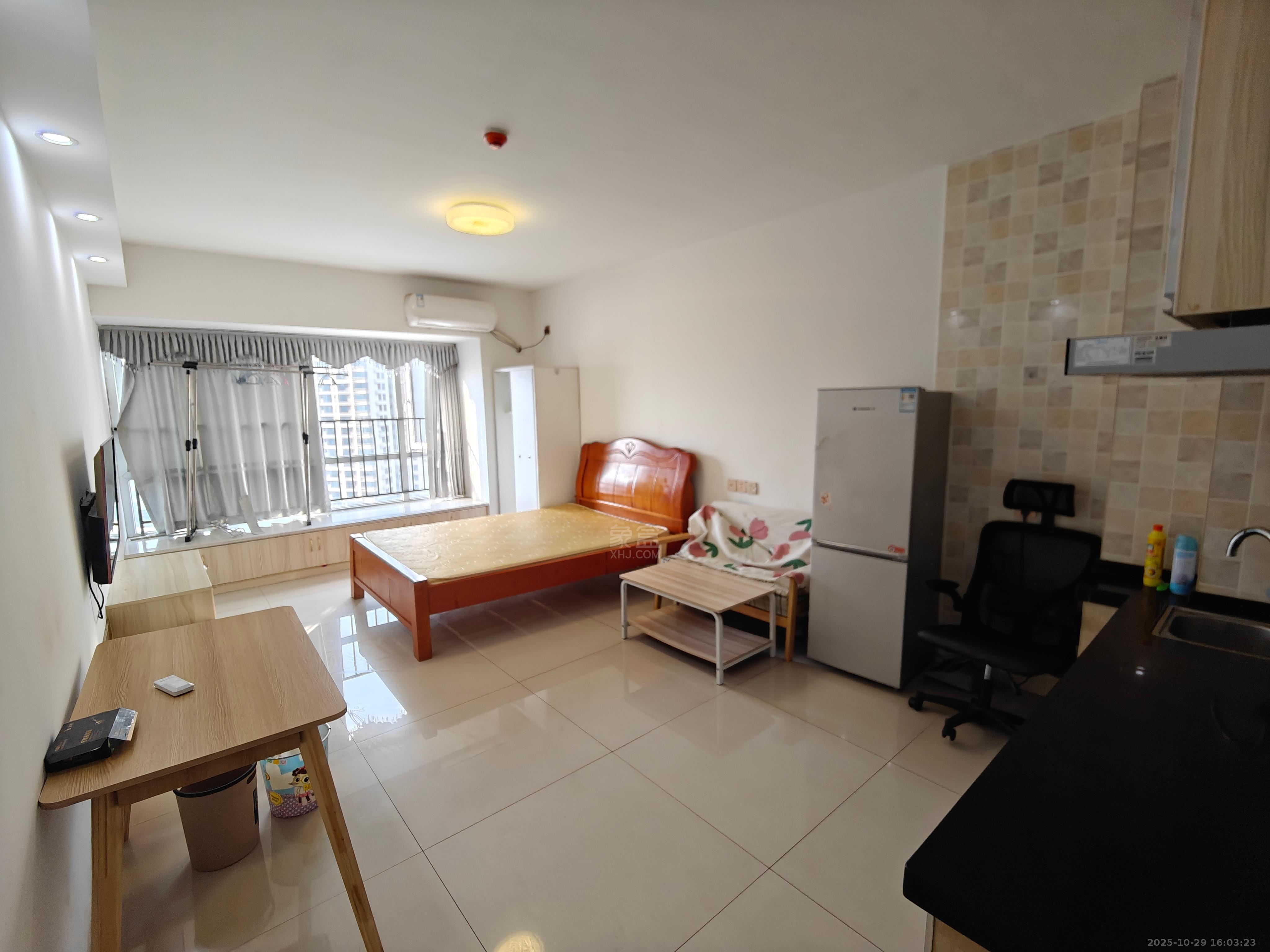 美的城三期  1室1厅1卫    1100.0元/月 美的城三期  1室1厅1卫    1100.0元/月室内图