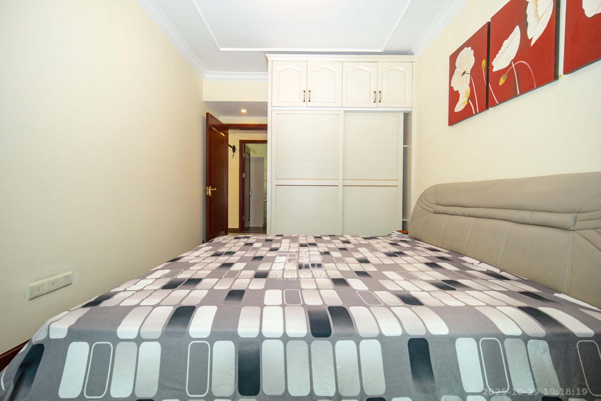 恒大雅苑  2室2厅1卫    86.0万卧室