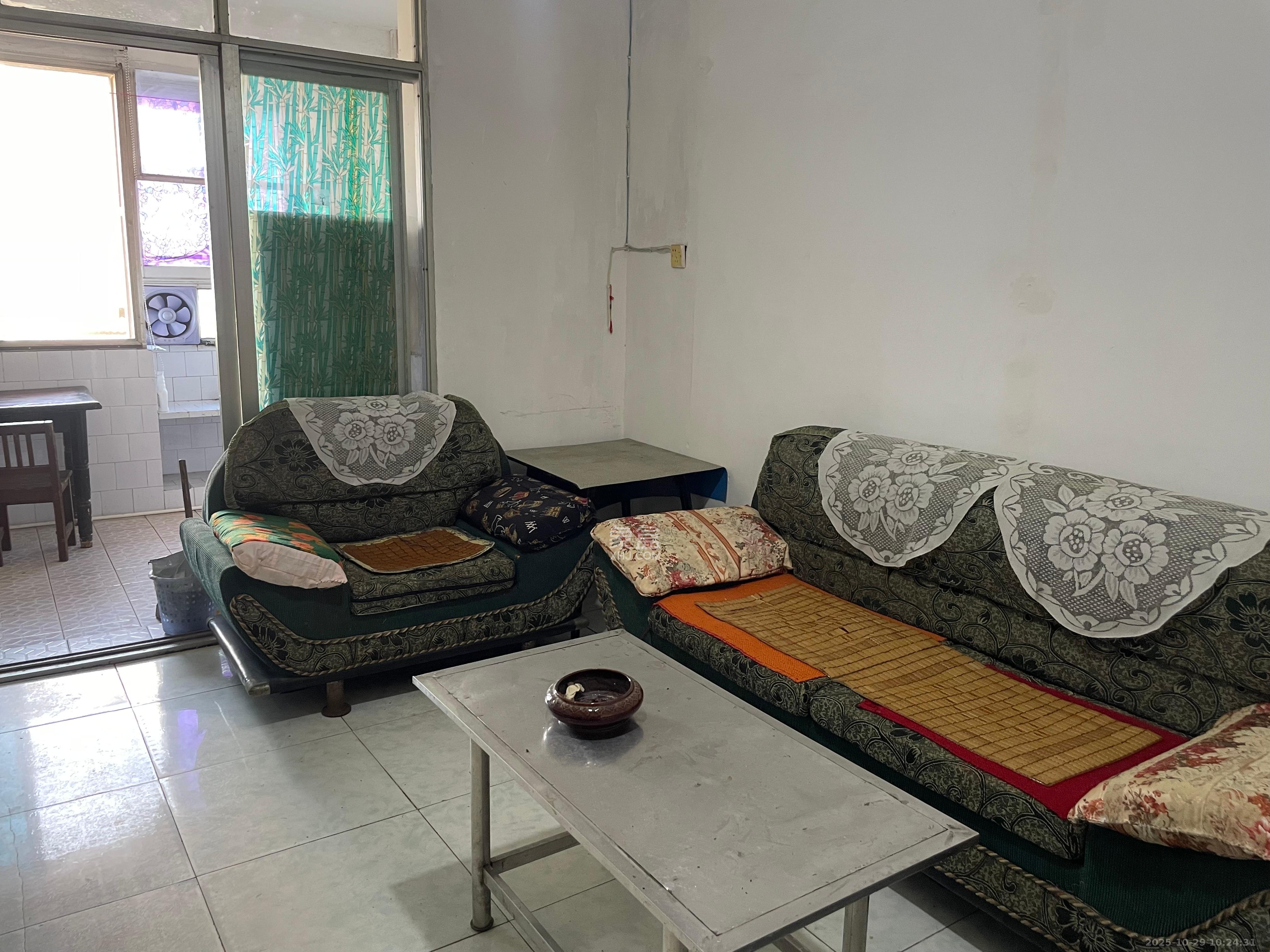 动力南苑  2室1厅1卫    1300.0元/月 动力南苑  2室1厅1卫    1300.0元/月室内图1