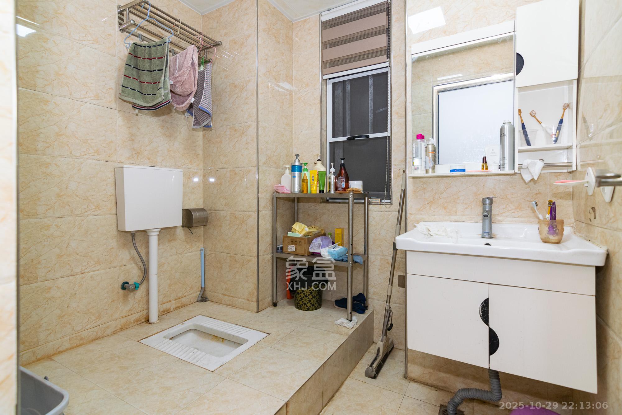 金地三千府(金地湖山樾、金地自在城)  2室2厅1卫    49.0万 金地三千府(金地湖山樾、金地自在城)  2室2厅1卫    49.0万卫生间