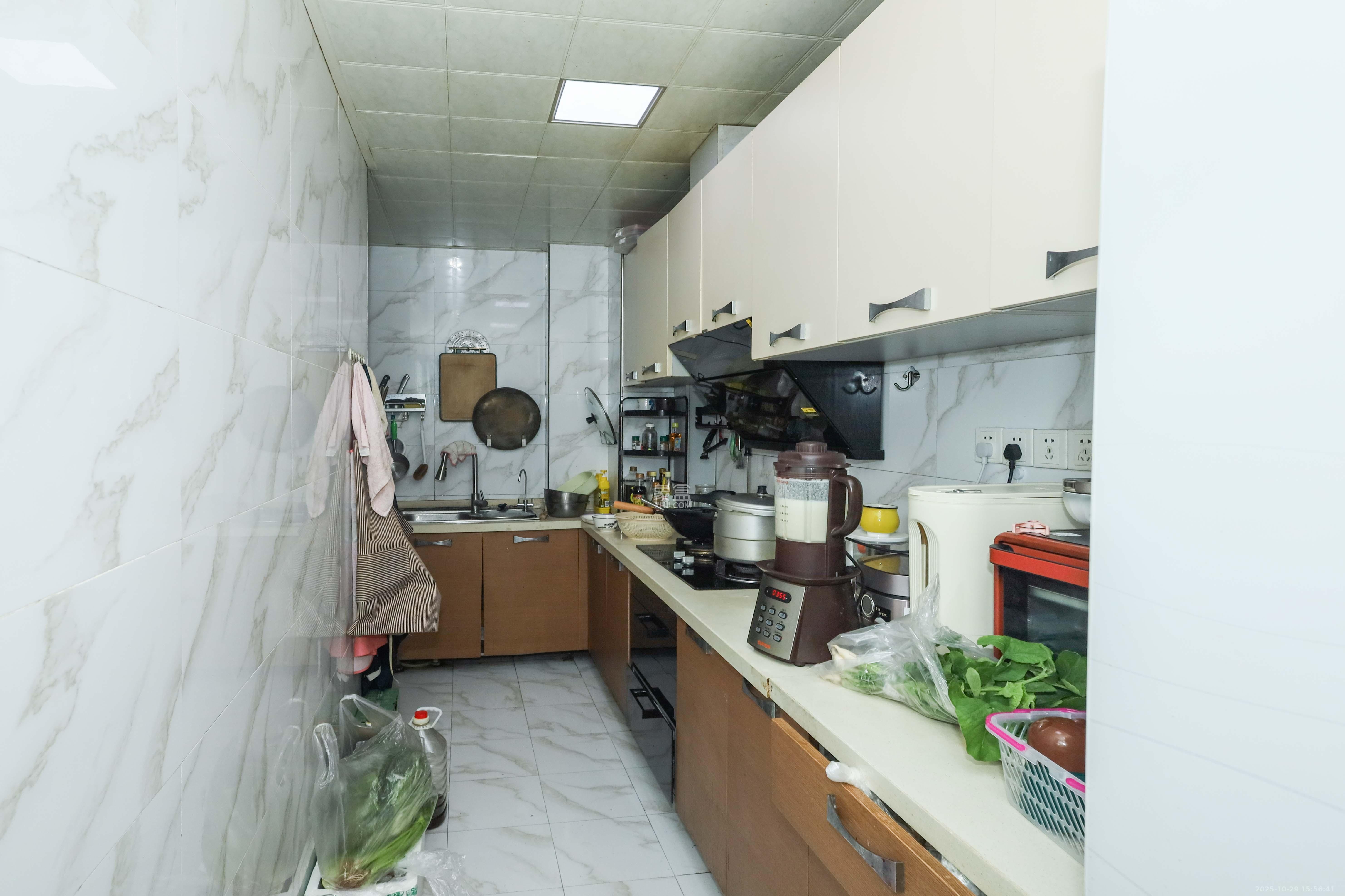 旭辉御府  3室2厅1卫    105.0万 旭辉御府  3室2厅1卫    105.0万厨房