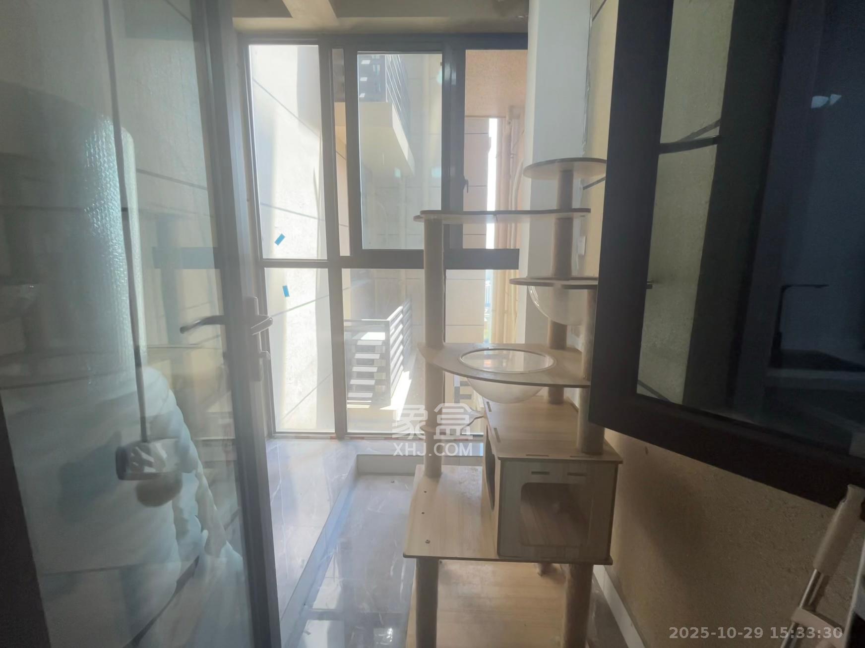 保利大都汇一期、二期  4室2厅2卫    3300.0元/月室内图