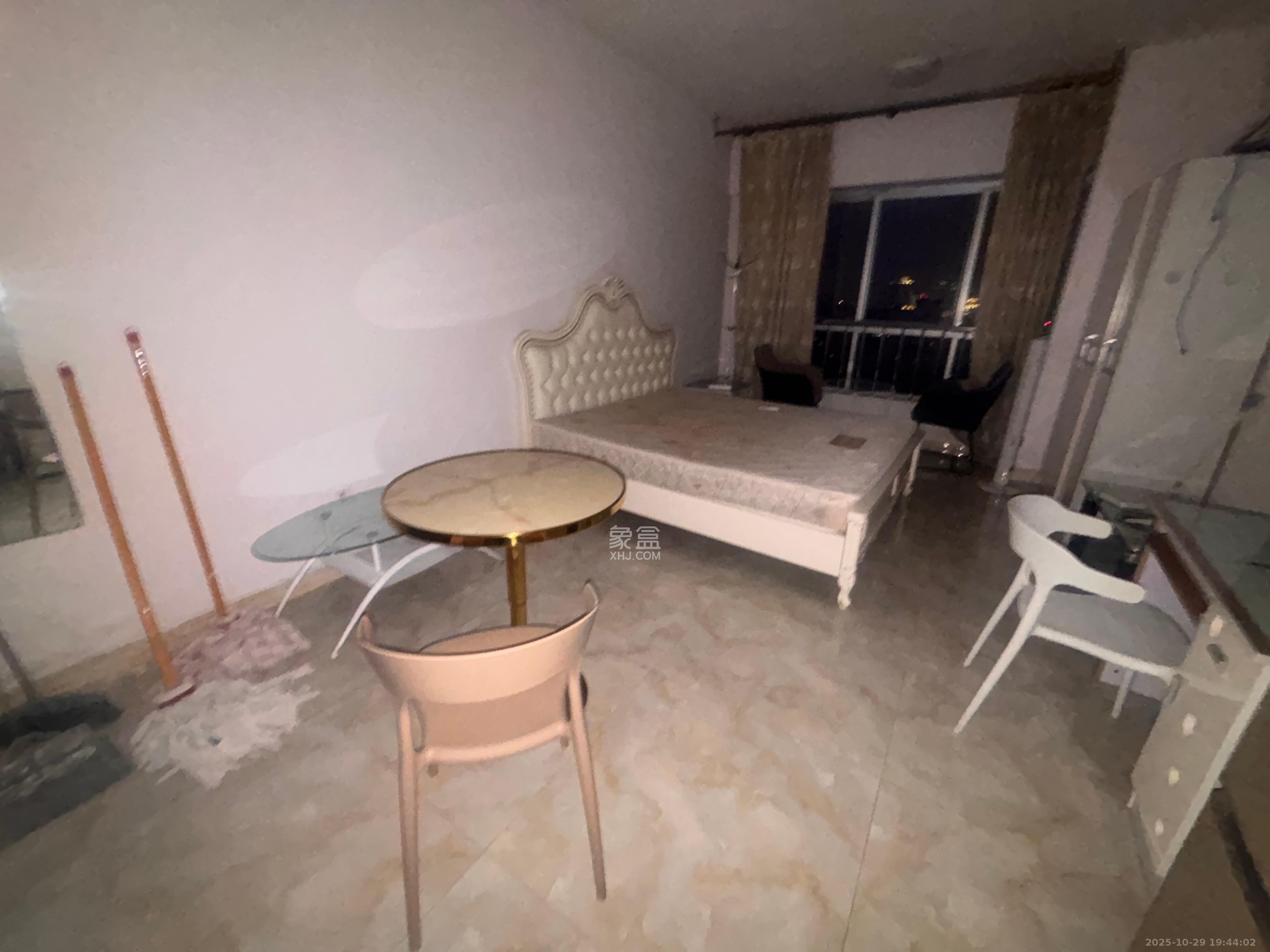 锦华时代  1室0厅0卫    1600.0元/月 锦华时代  1室0厅0卫    1600.0元/月室内图