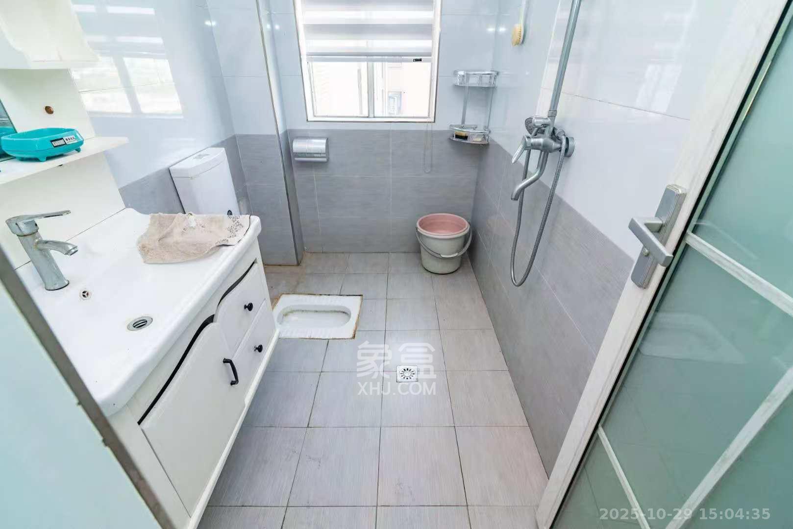 申湘宽境  3室2厅2卫    1900.0元/月室内图