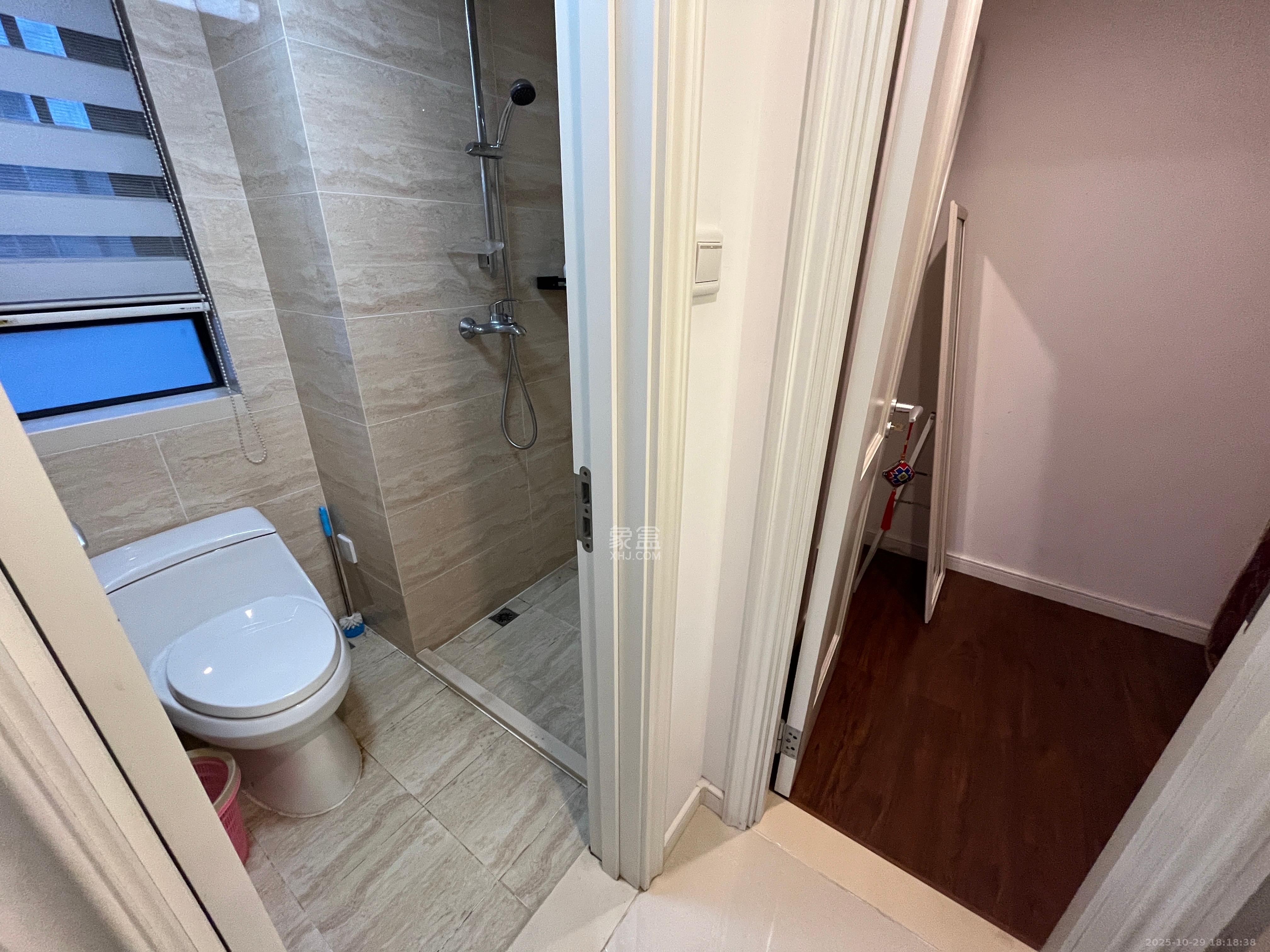 万科魅力之城观澜里  3室2厅1卫    2400.0元/月室内图