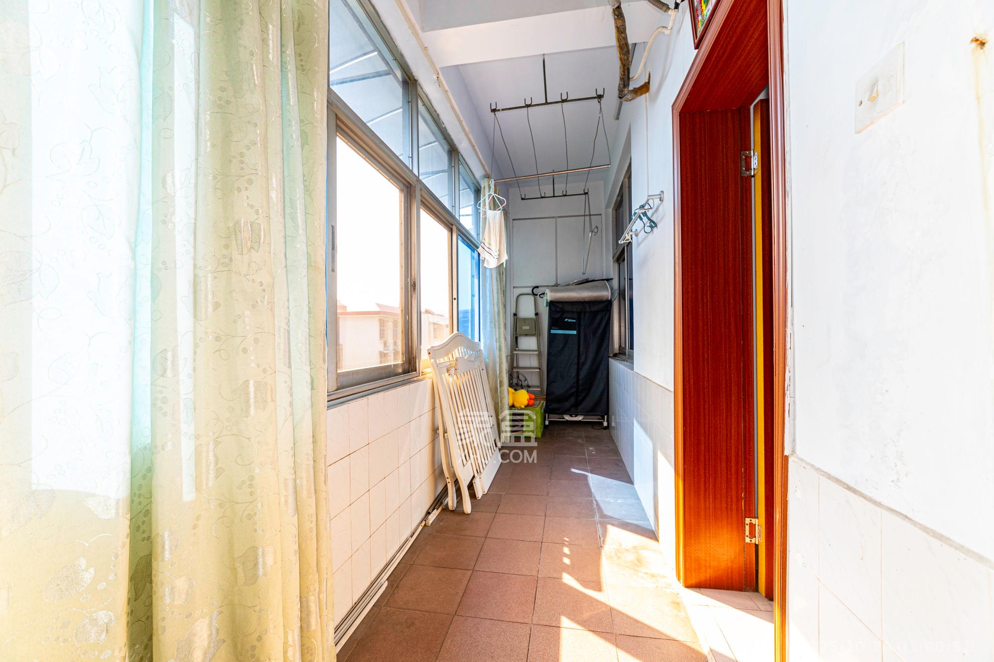 长沙县政府宿舍(星邻南苑) 2室2厅1卫 43.8万 长沙县政府宿舍(星邻南苑) 2室2厅1卫 43.8万阳台