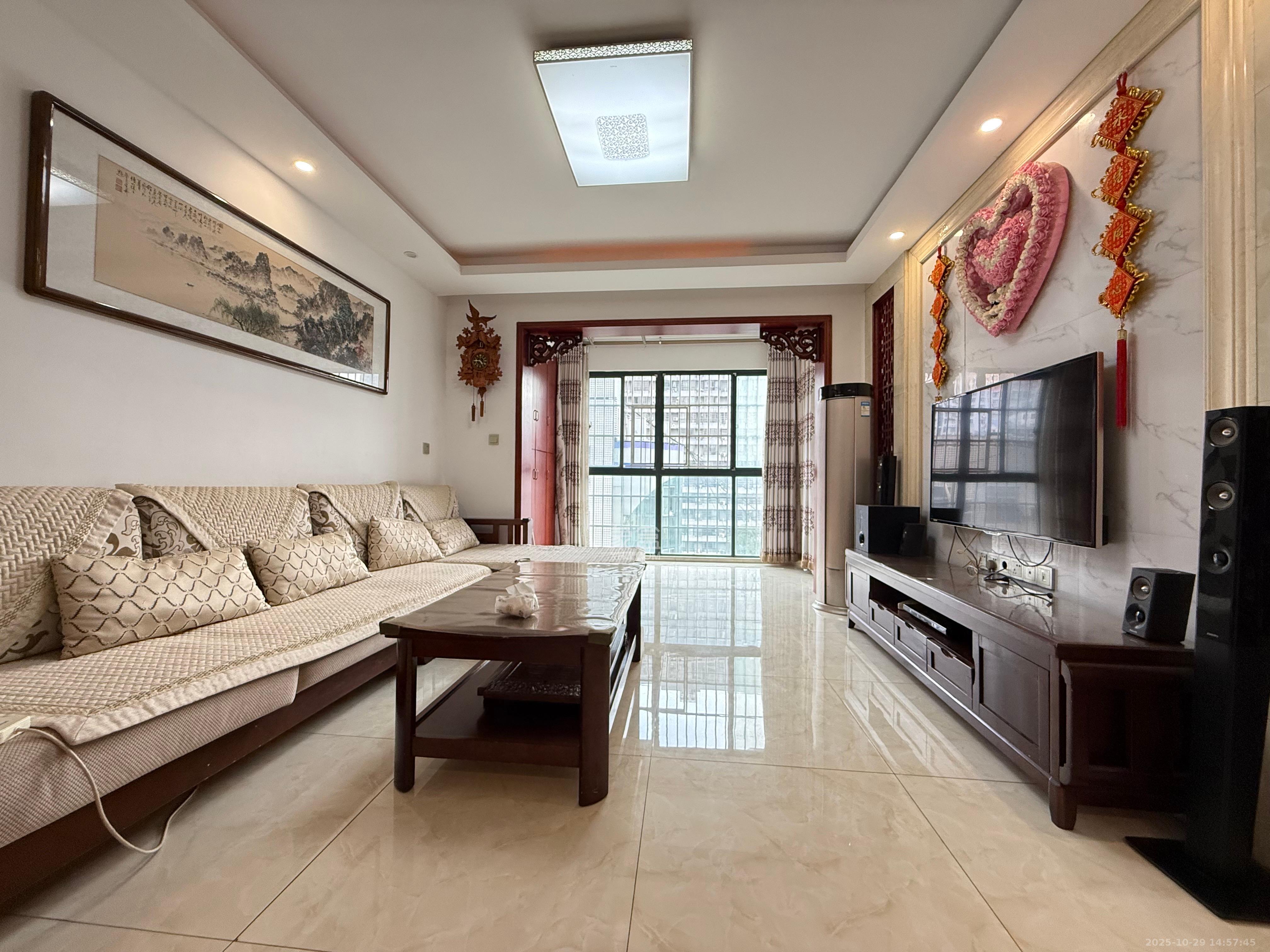 凯轩云顶  2室2厅1卫    2400.0元/月