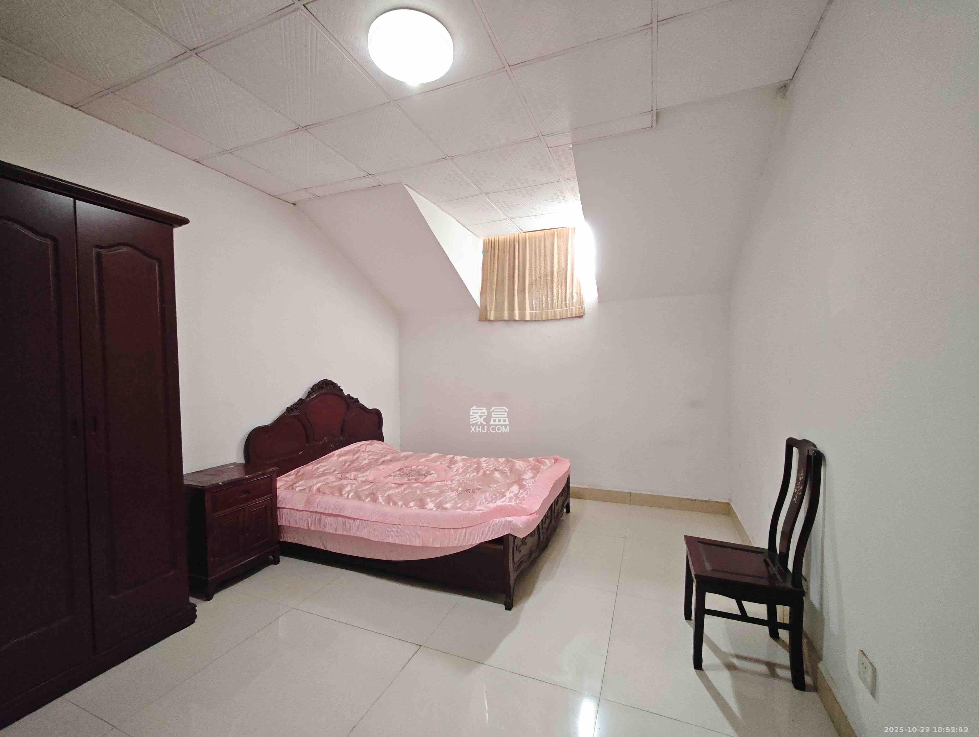 景环小区  4室2厅1卫    1800.0元/月 景环小区  4室2厅1卫    1800.0元/月室内图