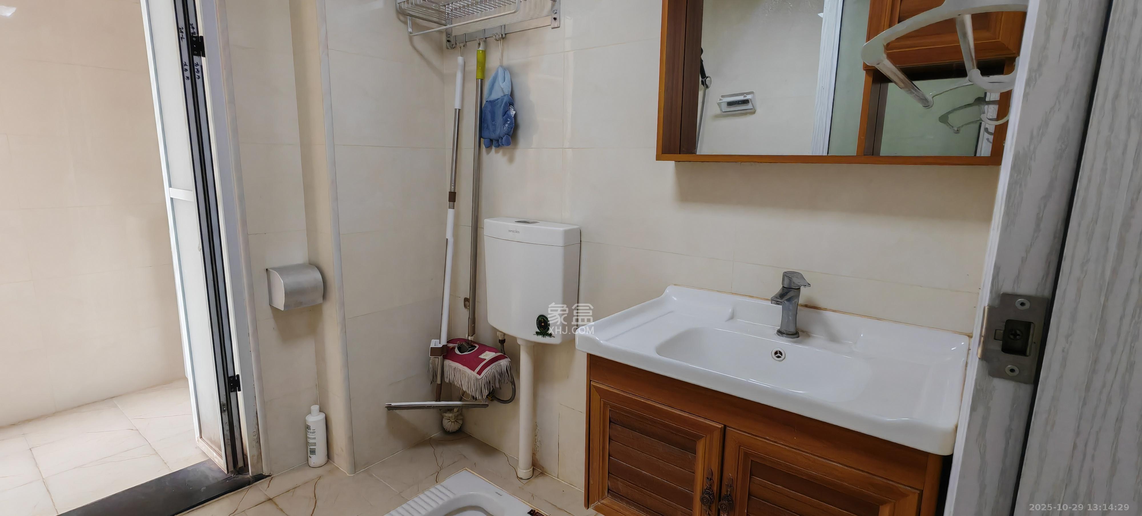 东方美地  3室2厅1卫    2300.0元/月室内图