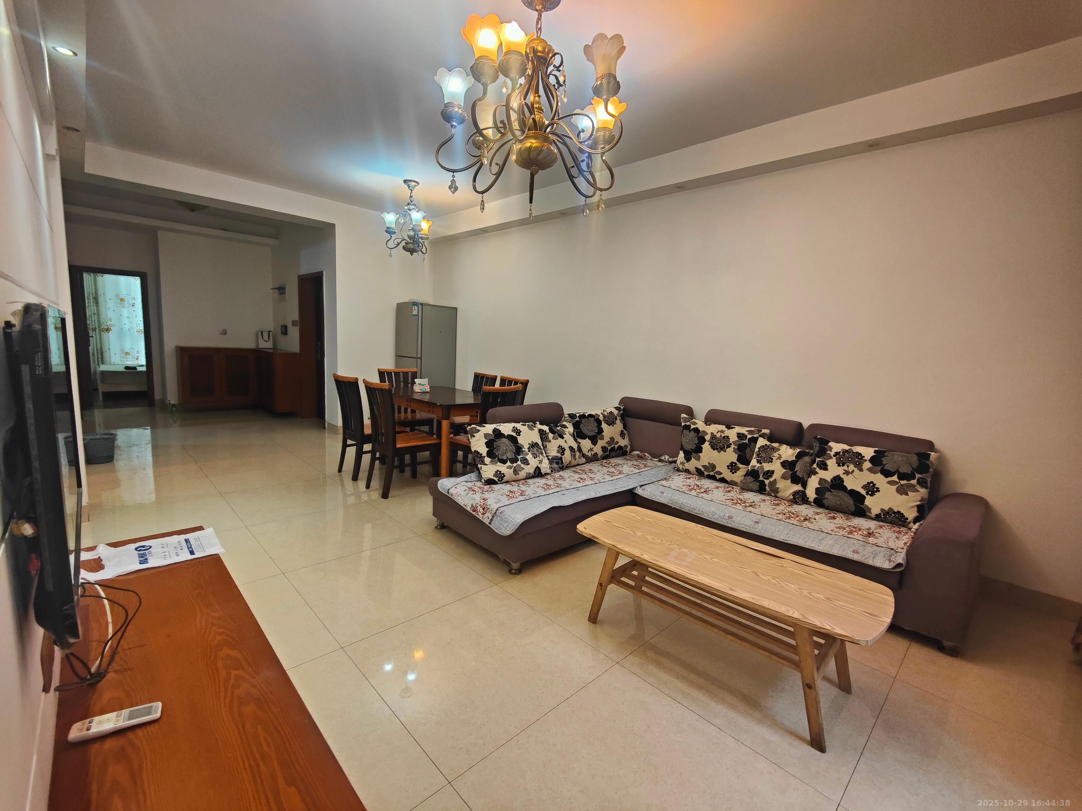 尚格名城香榭丽舍 3室2厅1卫 1400.0元/月 尚格名城香榭丽舍 3室2厅1卫 1400.0元/月室内图