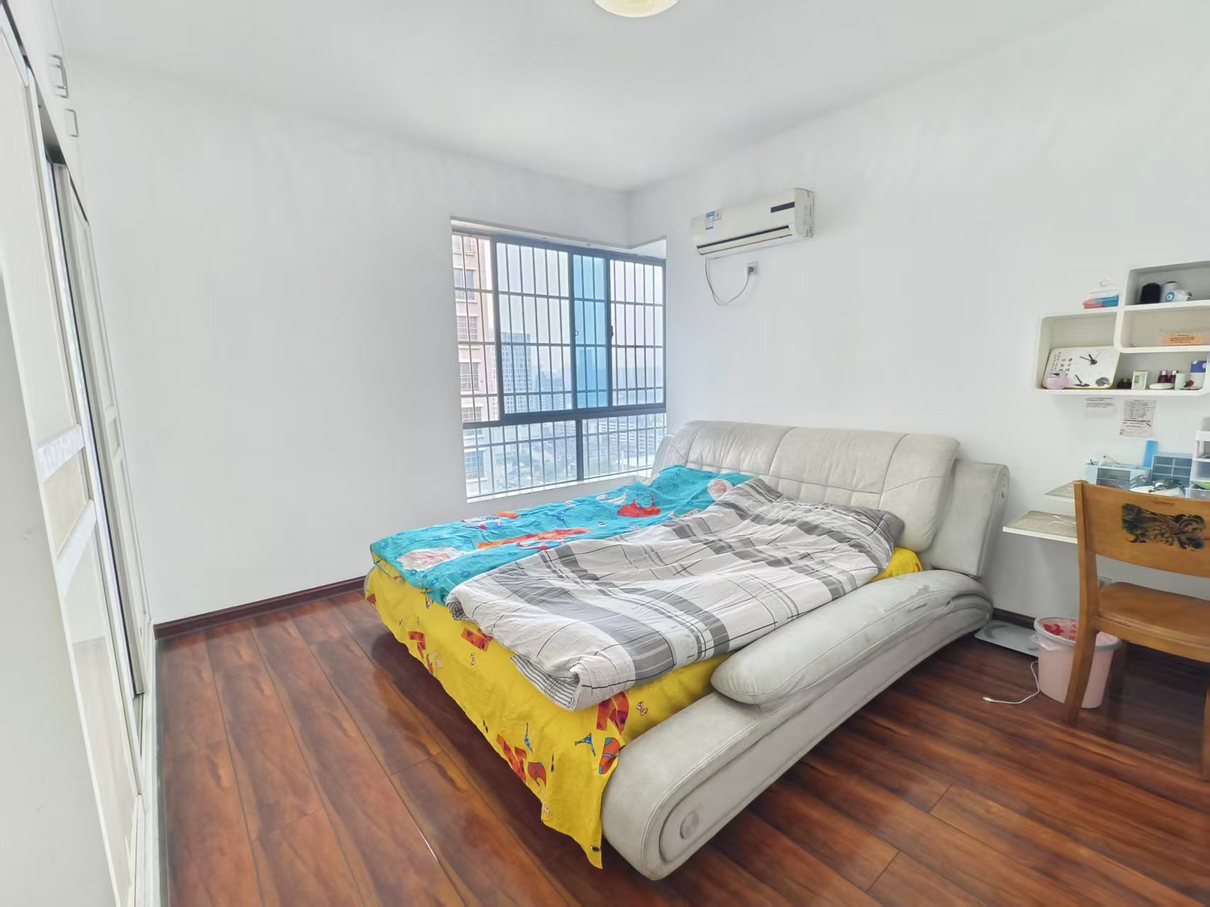 圣华名城建设北路110号  3室2厅1卫    35.0万 圣华名城建设北路110号  3室2厅1卫    35.0万室内图