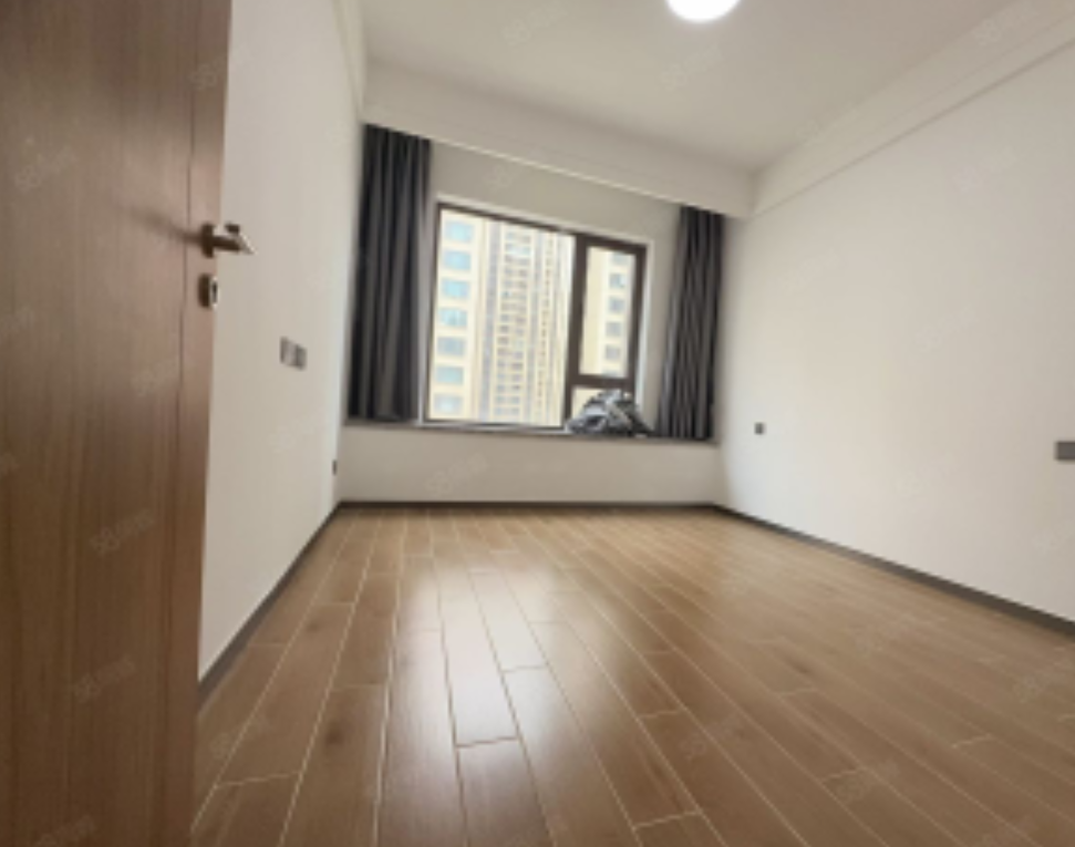 海航豪庭南苑  3室2厅2卫    5500.0元/月室内图