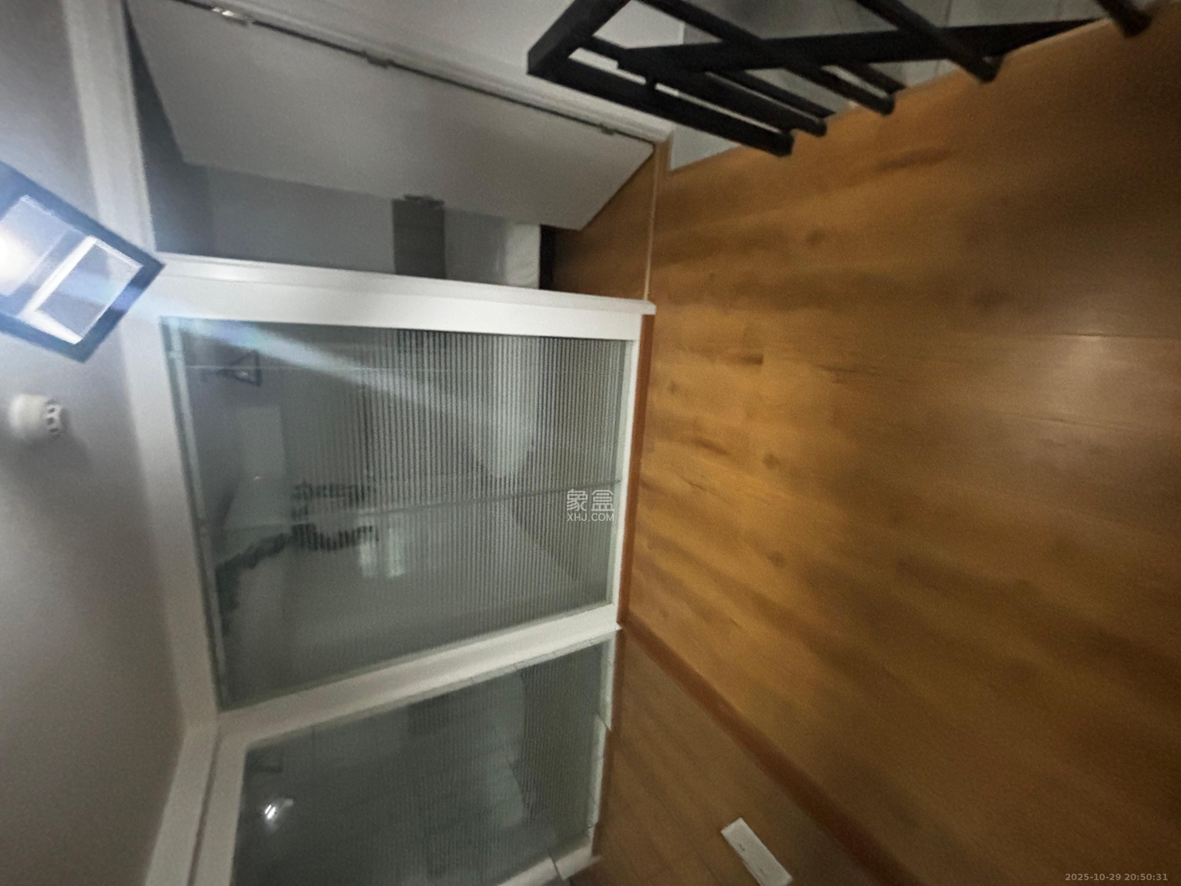 东盈商业广场(华泉城市广场)  1室0厅0卫    2000.0元/月 东盈商业广场(华泉城市广场)  1室0厅0卫    2000.0元/月室内图