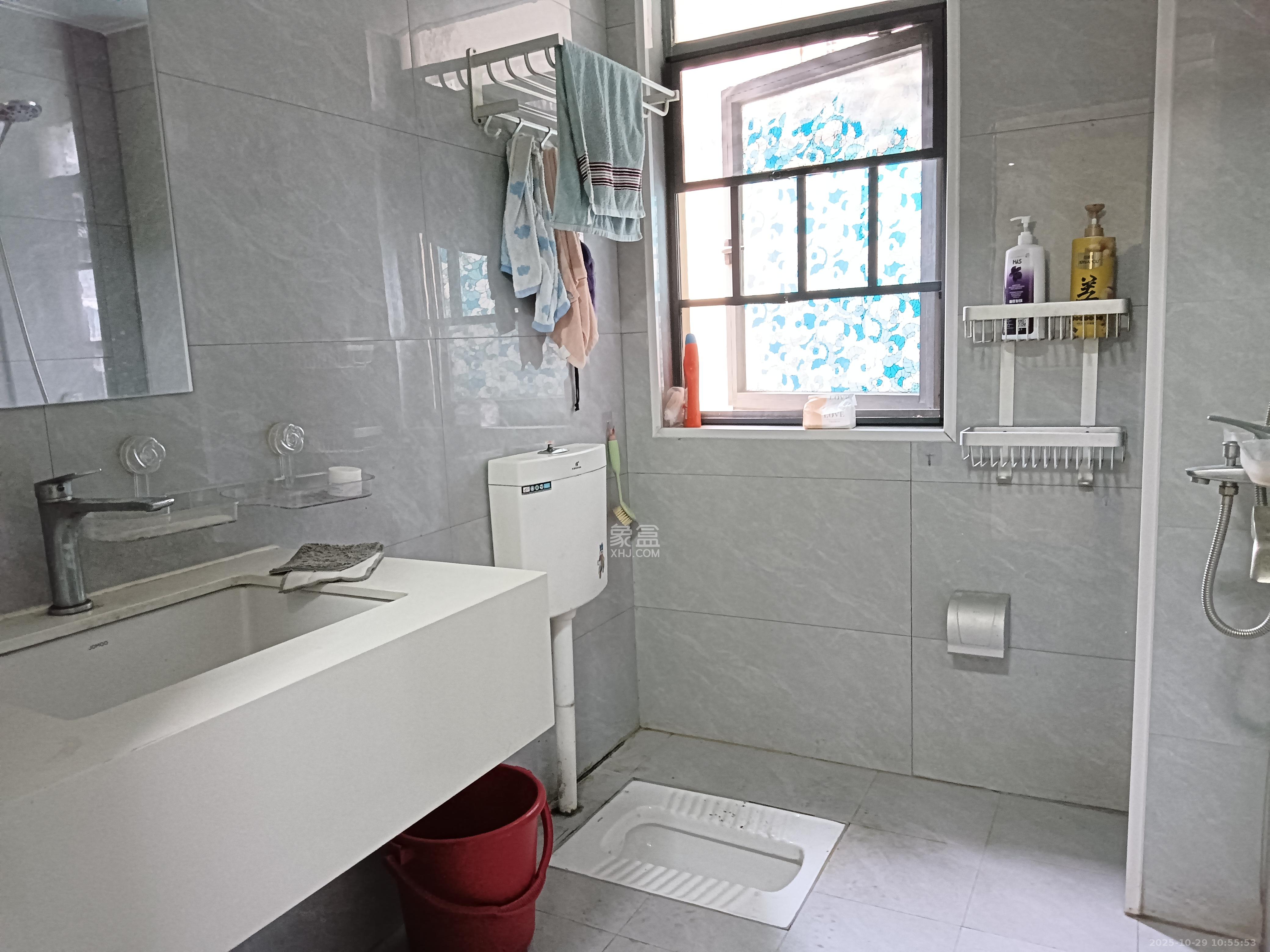 月畔湾  2室2厅1卫    2000.0元/月