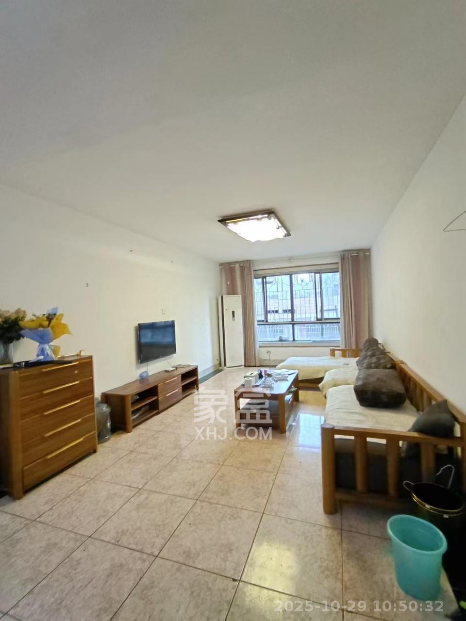 新富城  3室1厅1卫    2800.0元/月