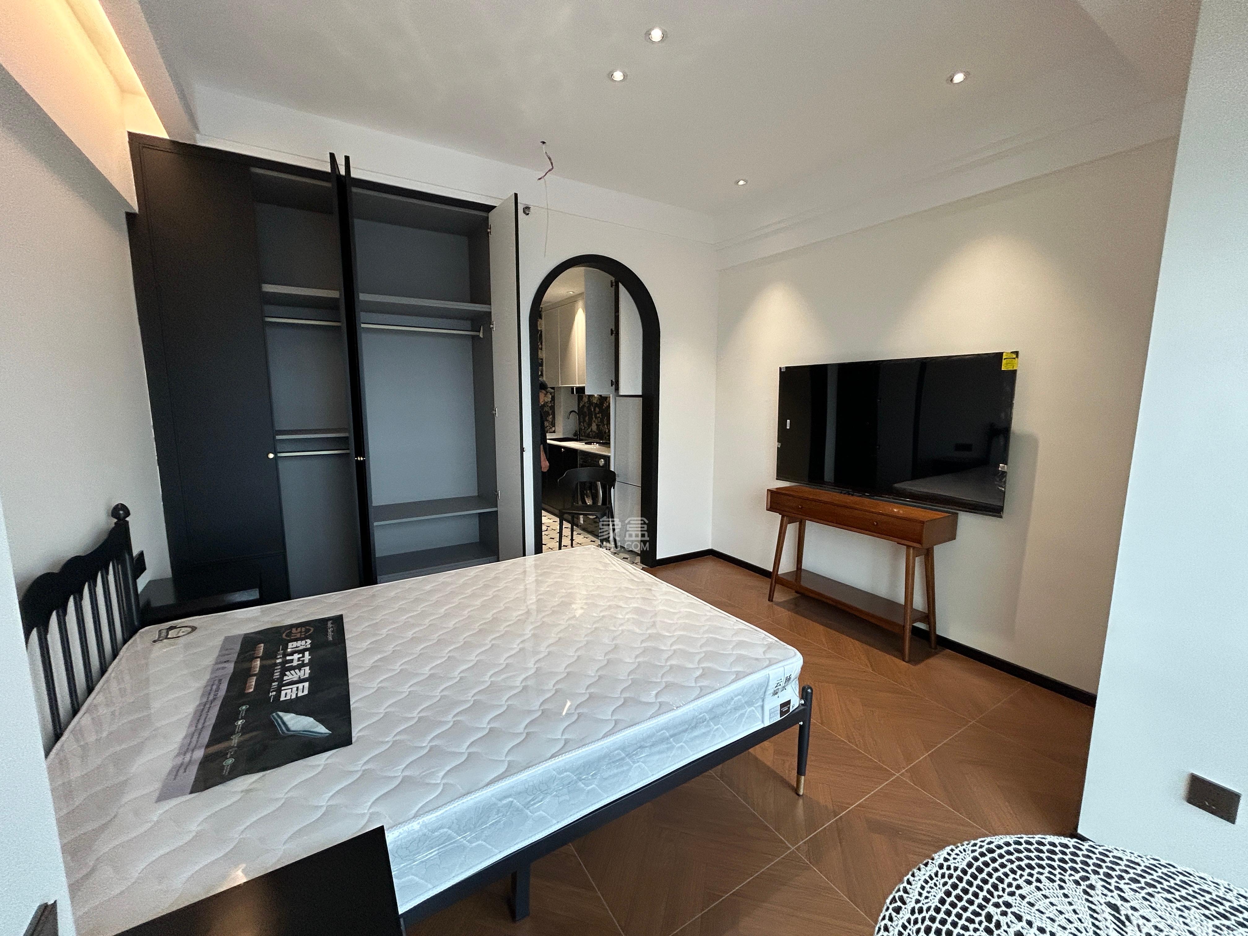 华润置地中心  1室1厅1卫    2600.0元/月 华润置地中心  1室1厅1卫    2600.0元/月室内图