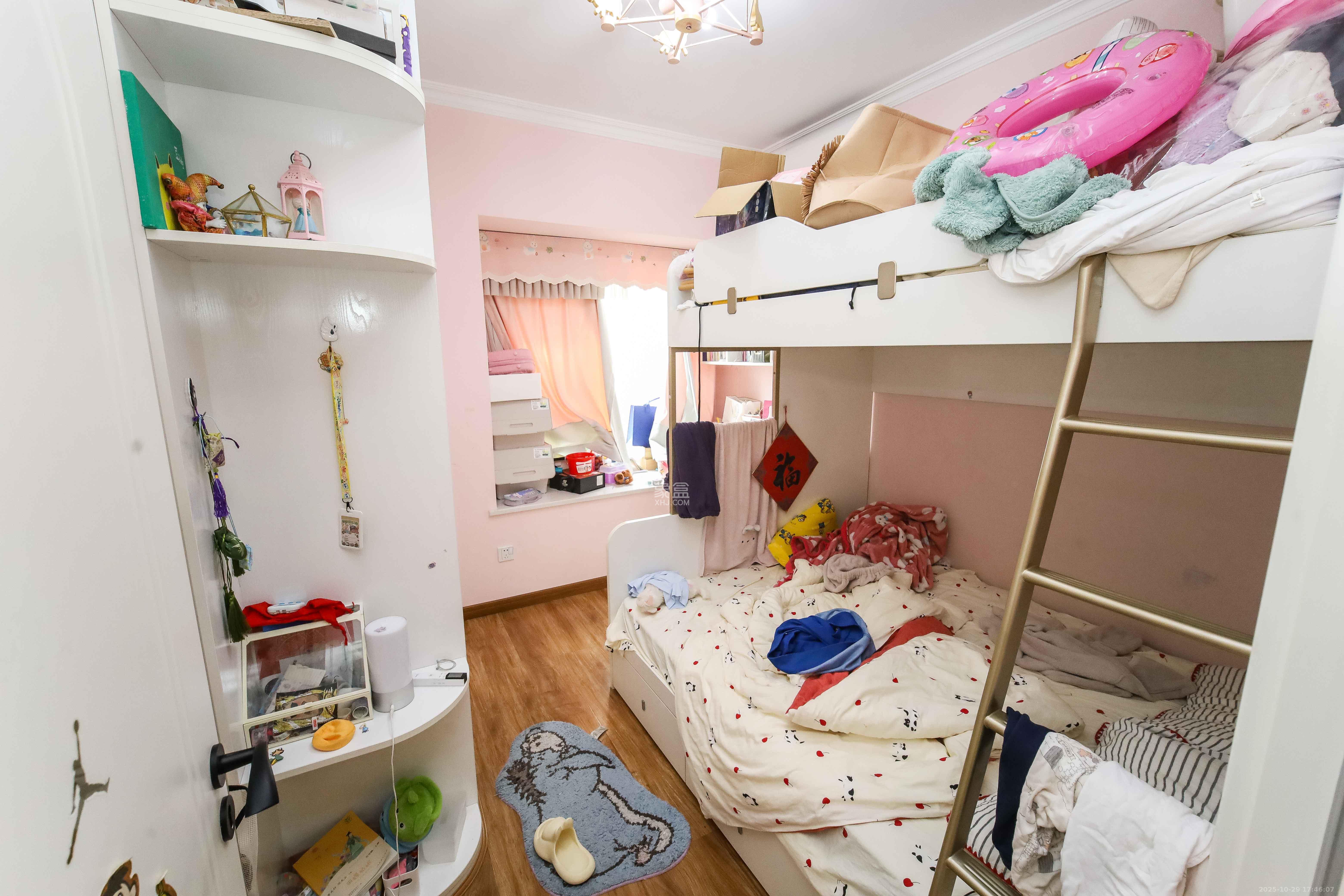 金地格林公馆  3室2厅1卫    145.0万卧室