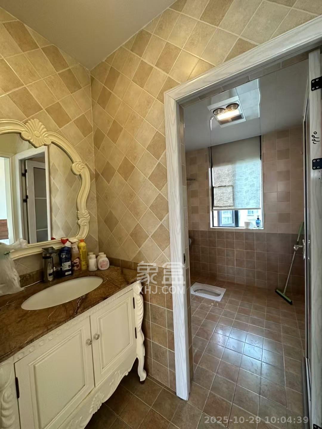 湘府9号 3室2厅2卫 3500.0元/月 湘府9号 3室2厅2卫 3500.0元/月室内图