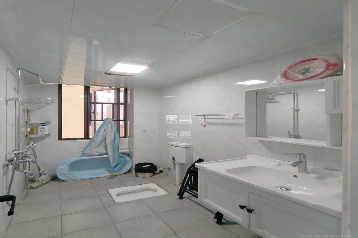 长燃润和天地(长润小区印湘江)  4室2厅2卫    2400.0元/月 长燃润和天地(长润小区印湘江)  4室2厅2卫    2400.0元/月室内图