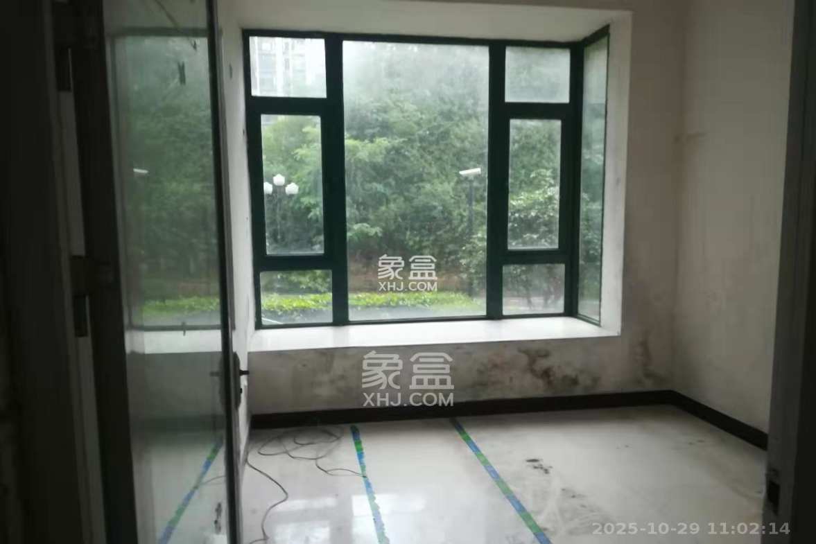 恒大城 3室2厅2卫 2700.0元/月 恒大城 3室2厅2卫 2700.0元/月室内图