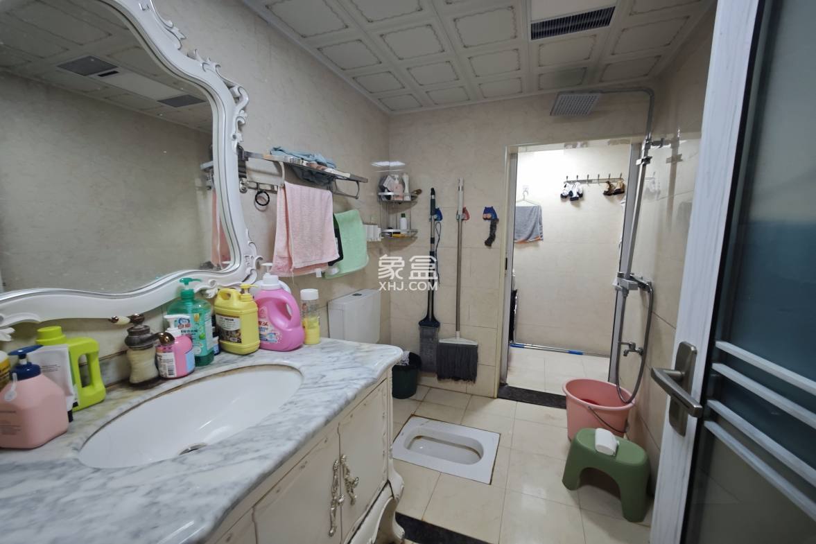 五江碧桂园城市广场 3室2厅2卫 69.0万 五江碧桂园城市广场 3室2厅2卫 69.0万客厅