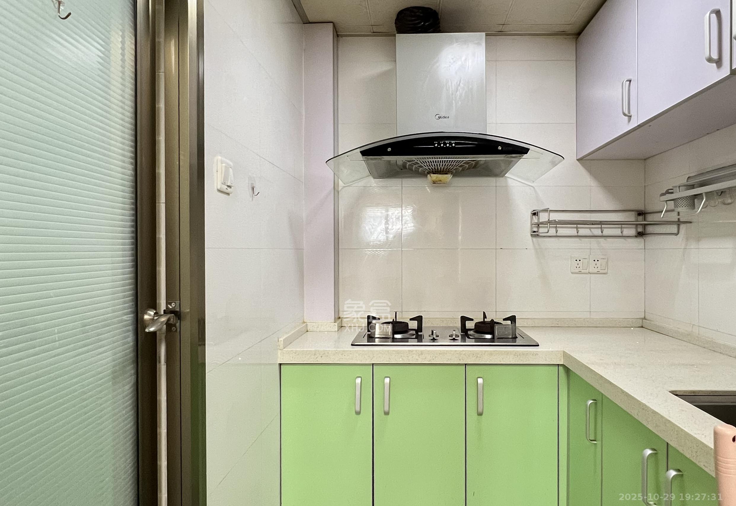 少帅府  1室1厅1卫    2200.0元/月 少帅府  1室1厅1卫    2200.0元/月室内图1