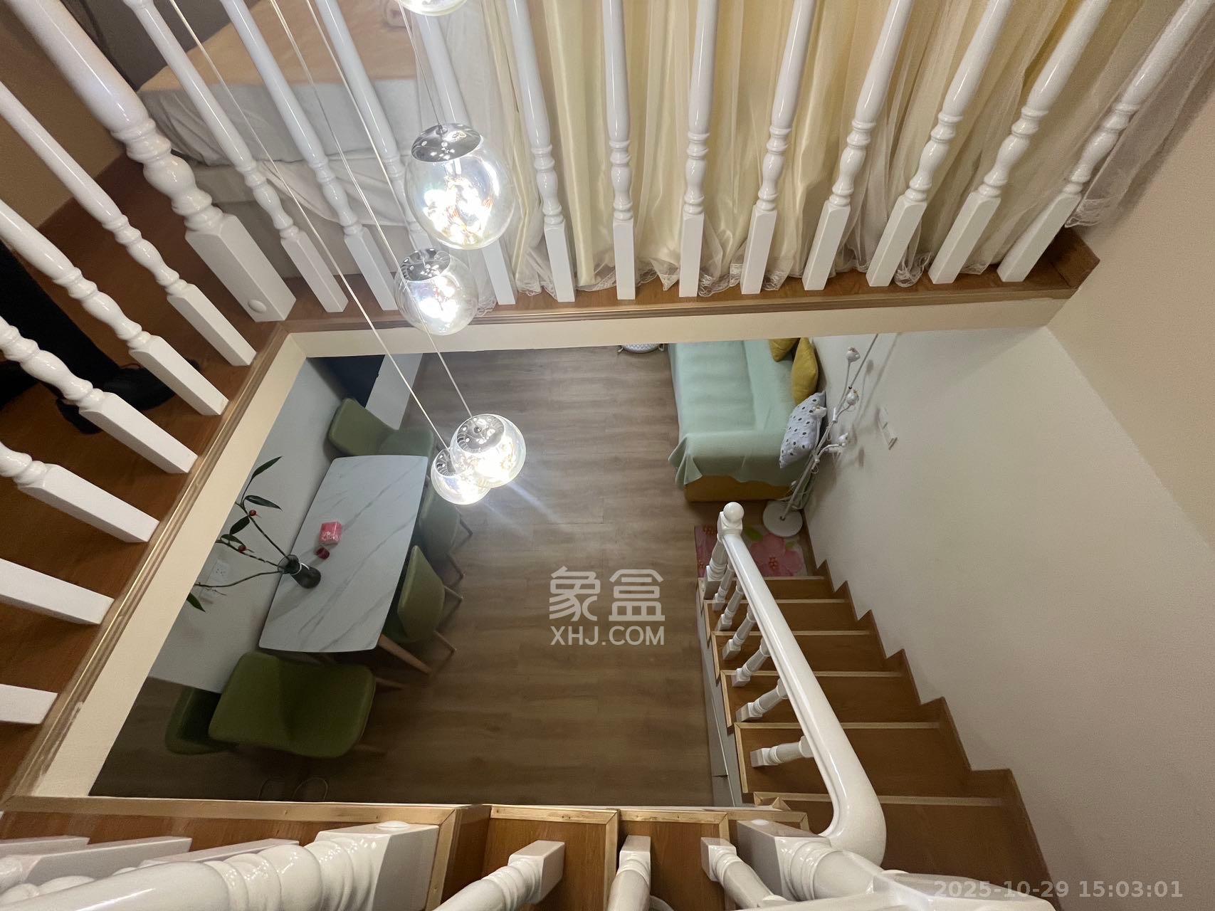 卓越江岸  2室1厅1卫    2600.0元/月室内图