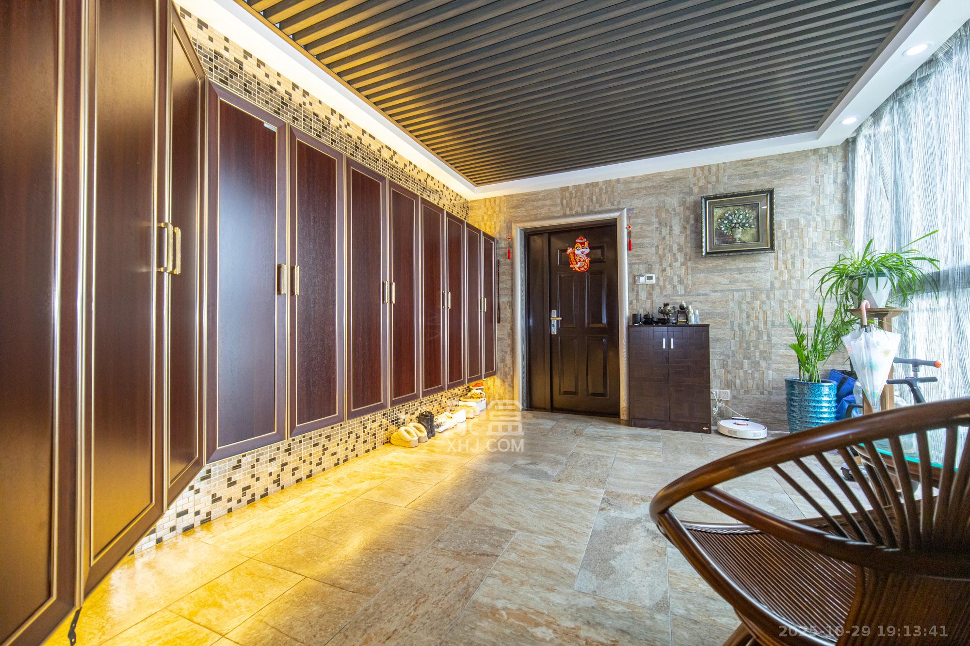 藏珑湖上国际花园  4室2厅2卫    268.0万其他