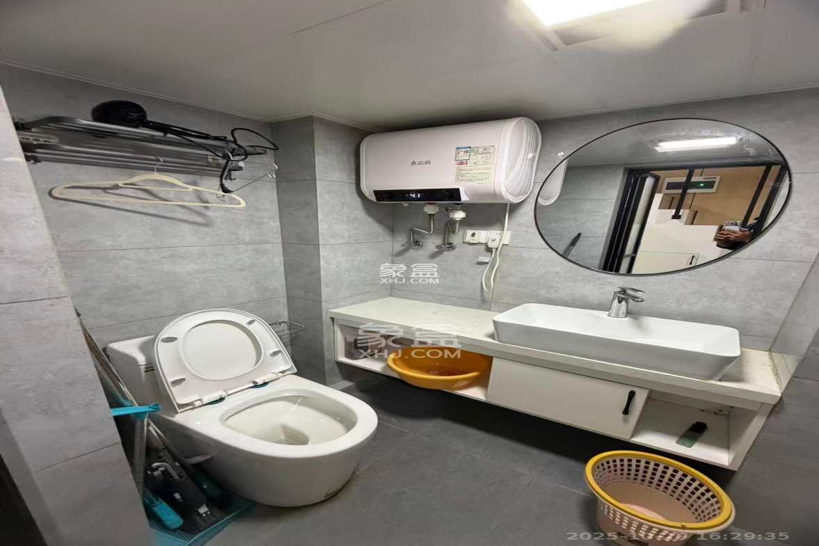 卓越江岸  2室1厅1卫    2500.0元/月 卓越江岸  2室1厅1卫    2500.0元/月室内图