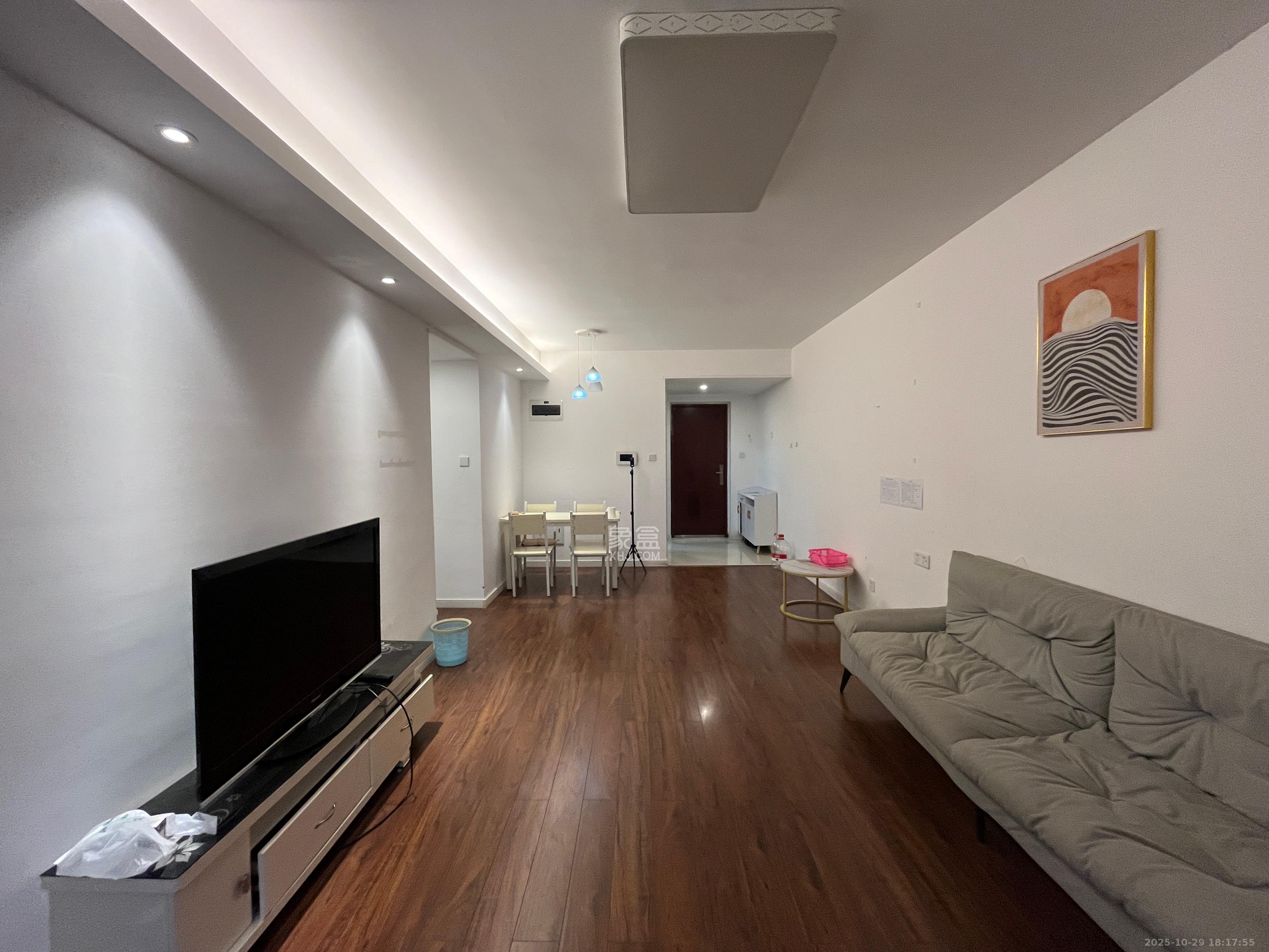 万科魅力之城观澜里 3室2厅1卫 2400.0元/月 万科魅力之城观澜里 3室2厅1卫 2400.0元/月室内图