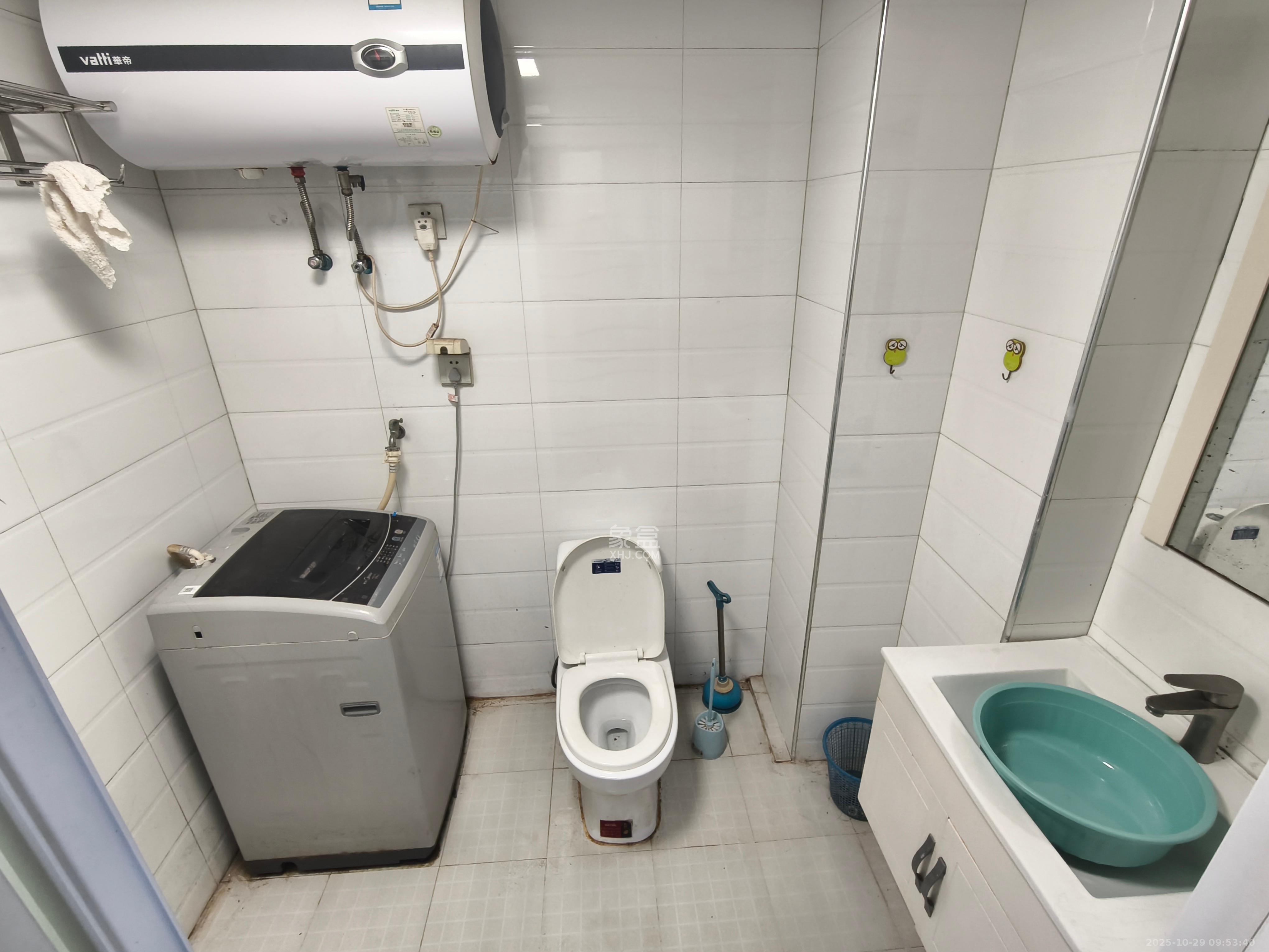 名富公寓  1室0厅1卫    1300.0元/月室内图