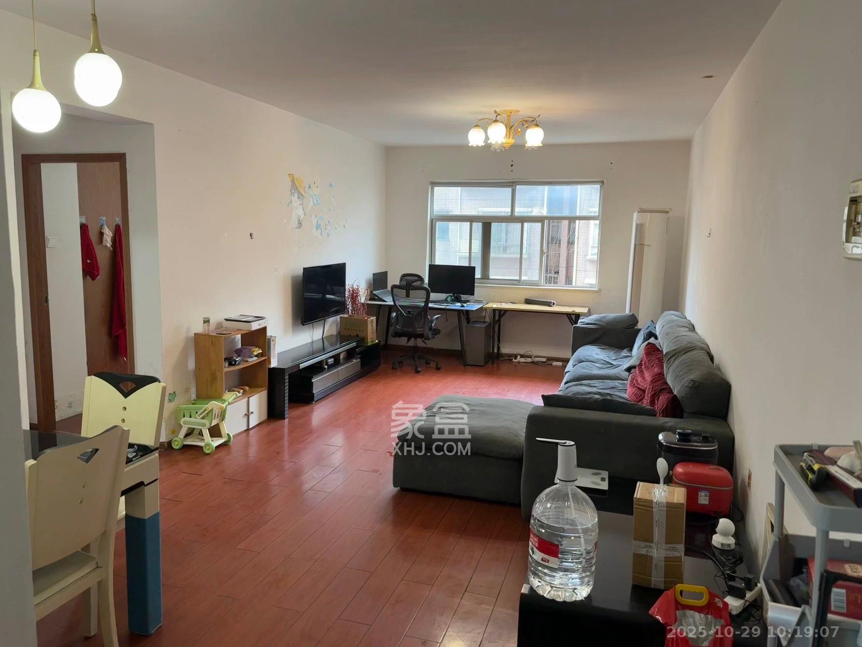 金龙苑  2室1厅1卫    2000.0元/月室内图