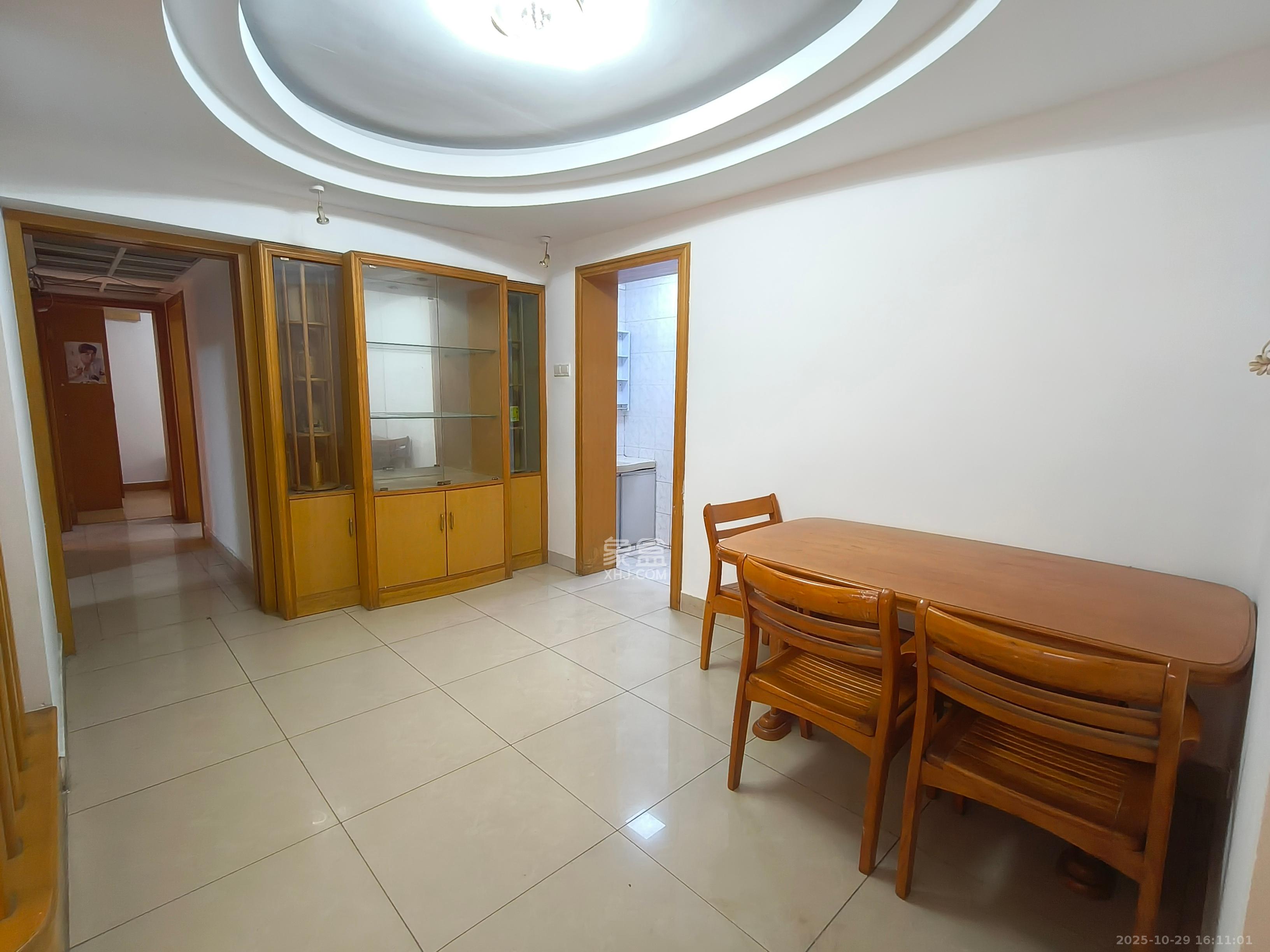 香樟路省委党校 4室2厅2卫 2000.0元/月 香樟路省委党校 4室2厅2卫 2000.0元/月室内图