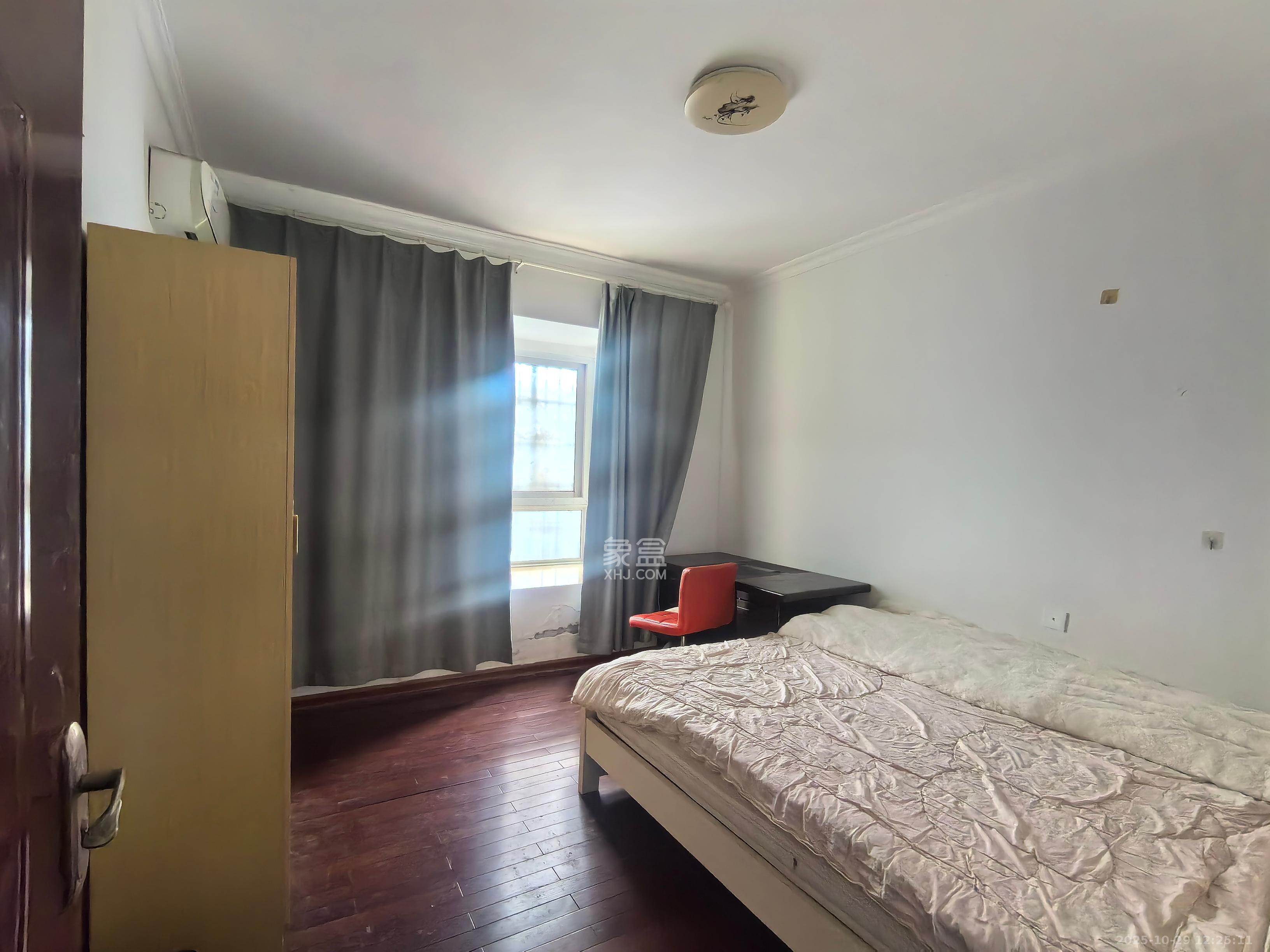 南郡雅园  4室2厅2卫    1200.0元/月室内图