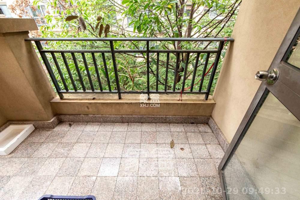 中城丽景香山园  5室2厅2卫    6000.0元/月室内图