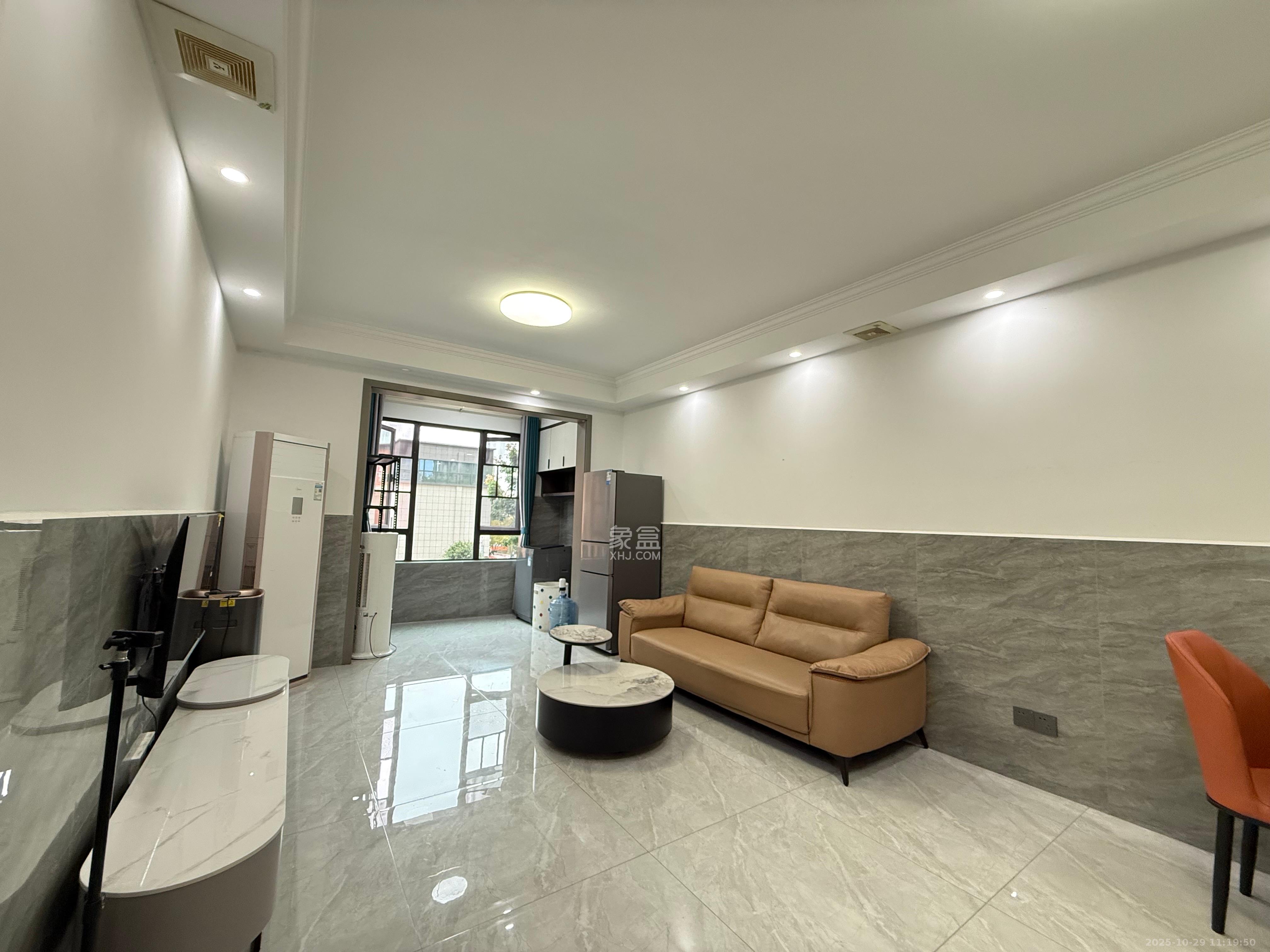 东合新苑  2室1厅1卫    2200.0元/月室内图