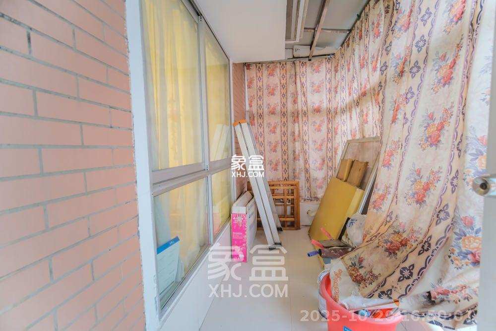 四季星城  3室2厅2卫    1700.0元/月 四季星城  3室2厅2卫    1700.0元/月室内图