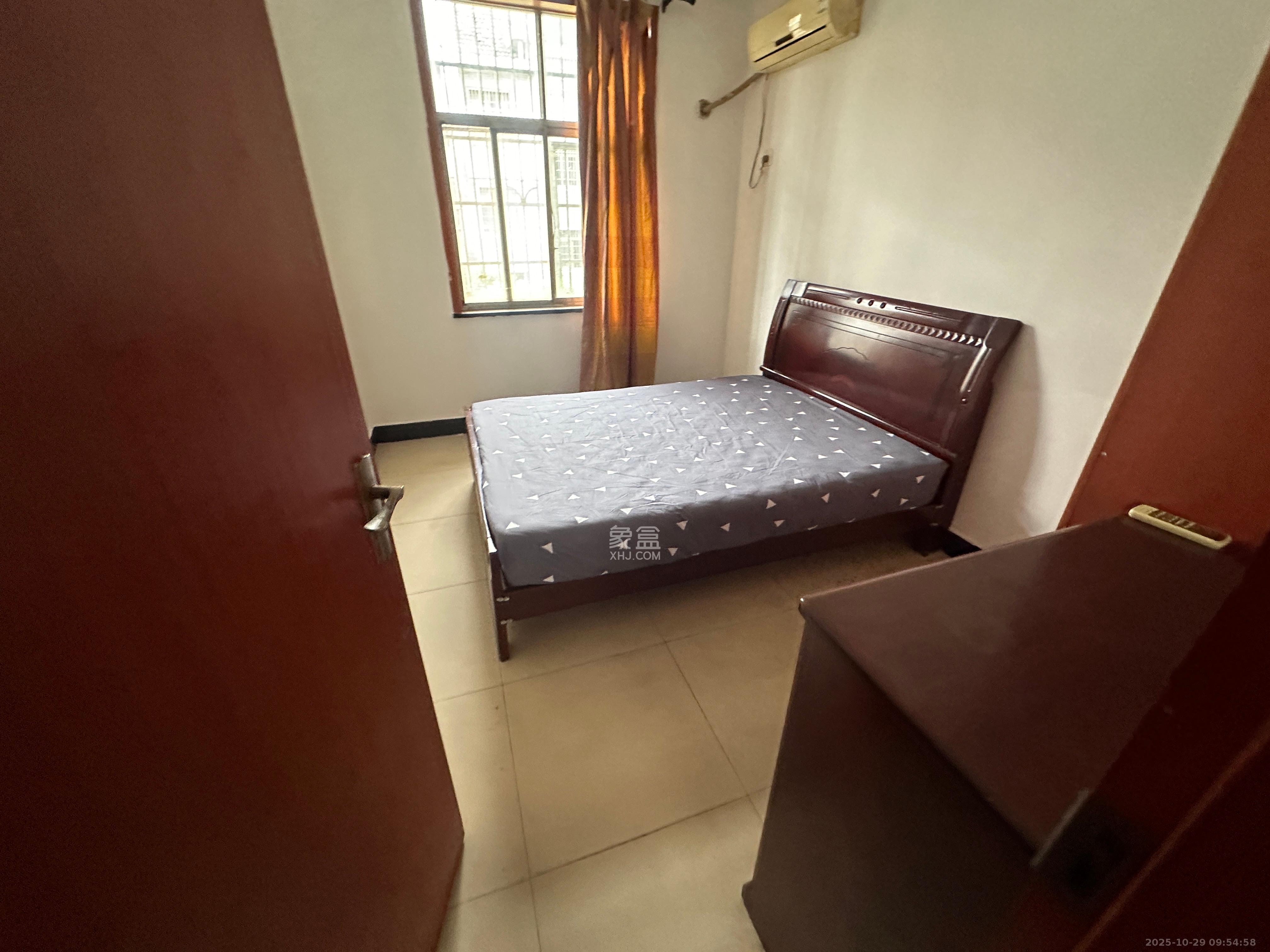 黄鹤小区3片  1室0厅0卫    1800.0元/月室内图