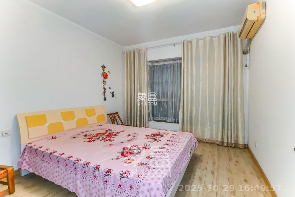 四季星城  3室2厅2卫    1700.0元/月室内图