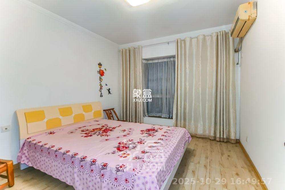 四季星城  3室2厅2卫    1700.0元/月 四季星城  3室2厅2卫    1700.0元/月室内图