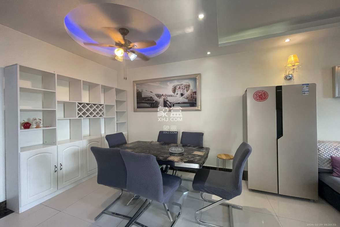 华美公寓(新猎鹰公寓)  2室1厅1卫    2200.0元/月 华美公寓(新猎鹰公寓)  2室1厅1卫    2200.0元/月室内图