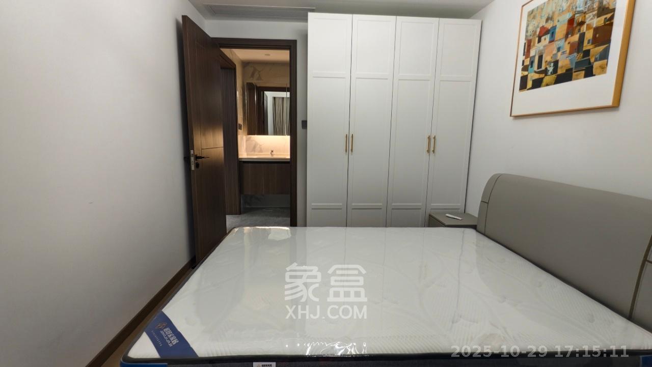 绿地V岛  3室2厅2卫    4200.0元/月 绿地V岛  3室2厅2卫    4200.0元/月室内图