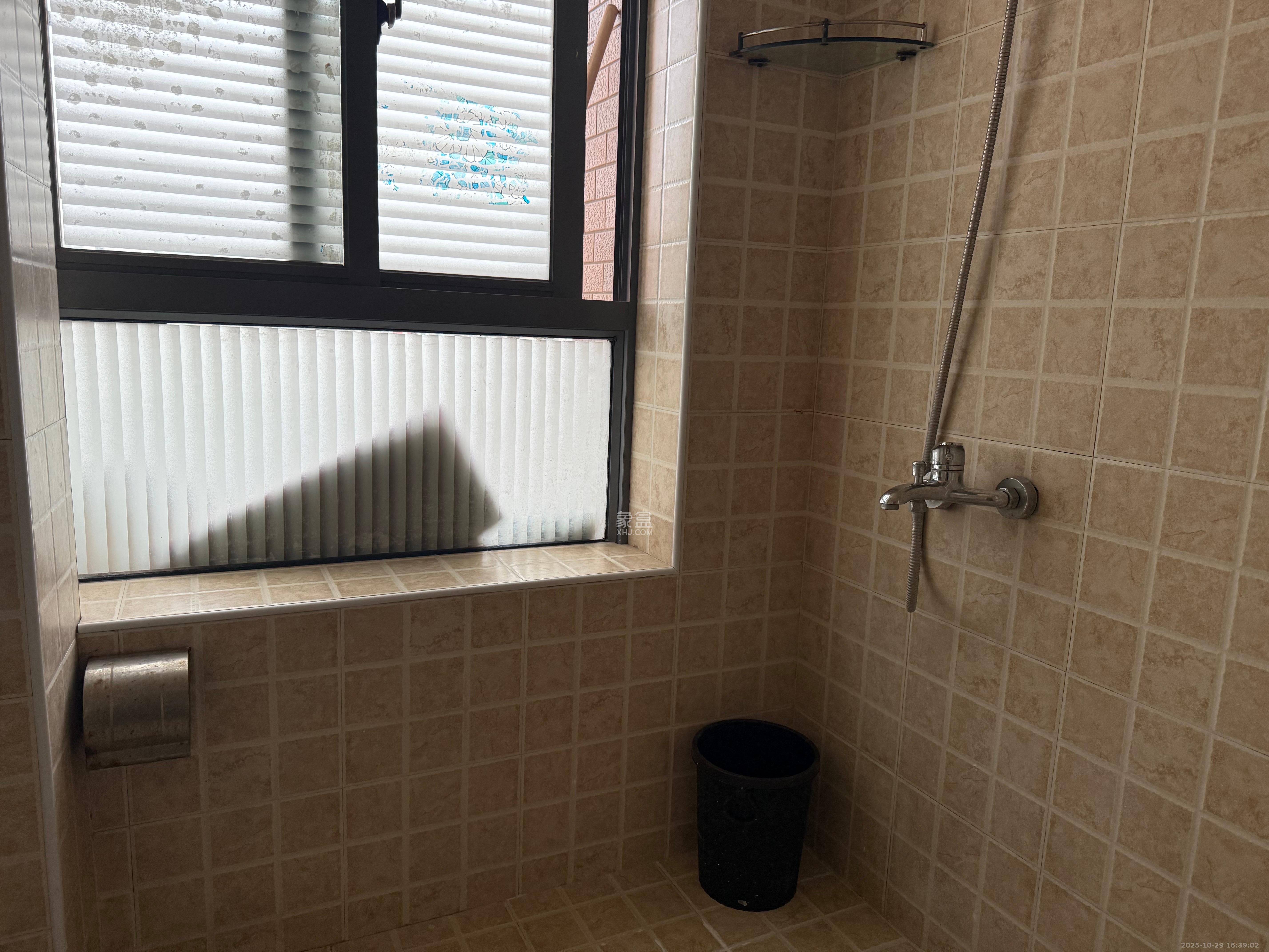 上海城小区 1室1厅1卫 1500.0元/月 上海城小区 1室1厅1卫 1500.0元/月室内图