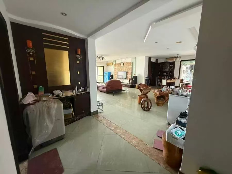 紫荆花园一期  4室2厅3卫    380.0万 紫荆花园一期  4室2厅3卫    380.0万室内图