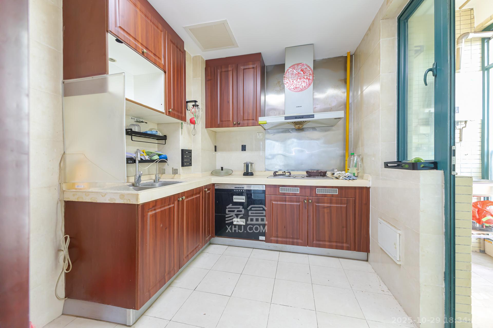 恒大名都  2室2厅1卫    48.0万厨房