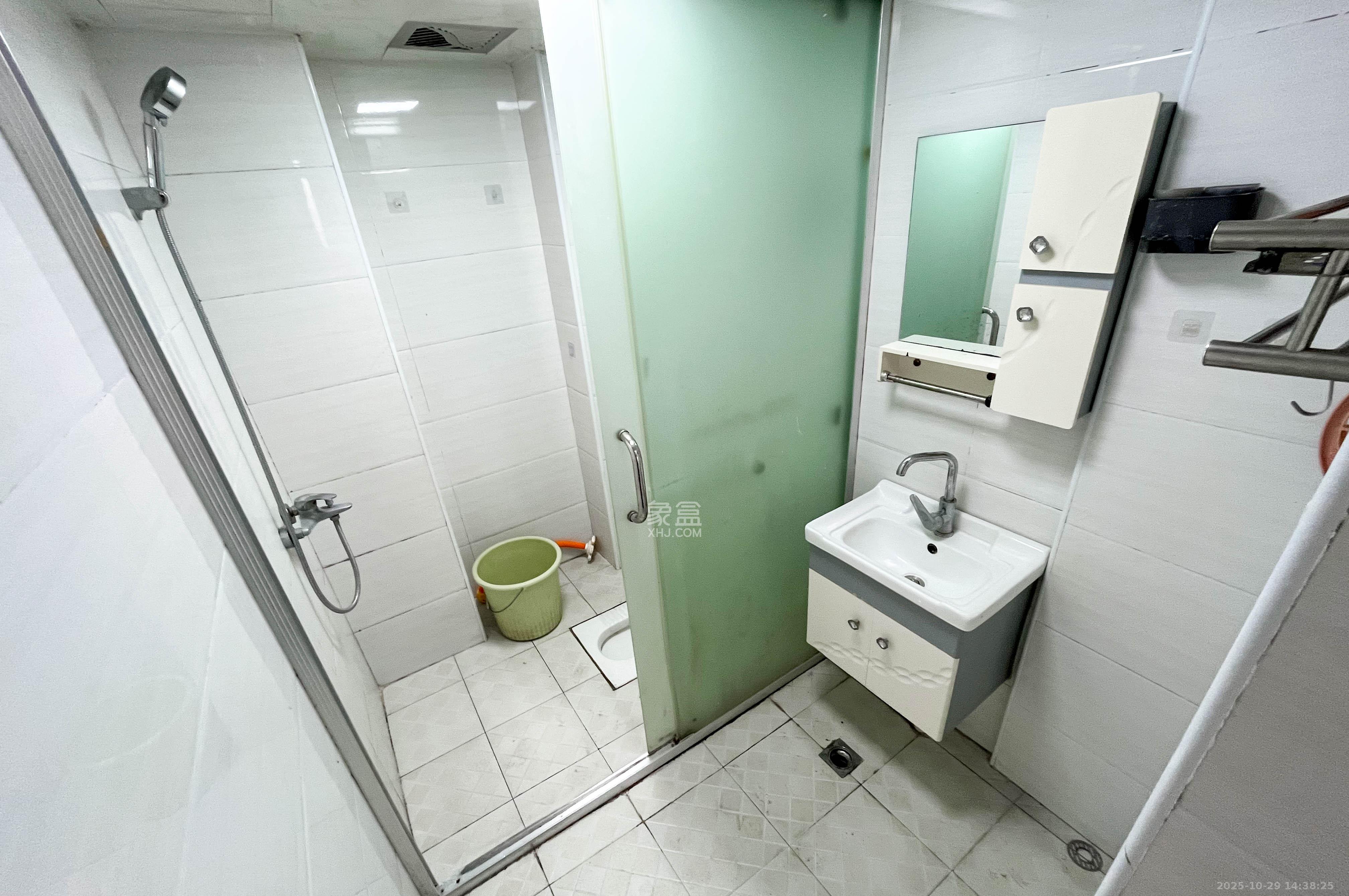 望兴景园二期(望兴西西里)  2室2厅1卫    68.0万 望兴景园二期(望兴西西里)  2室2厅1卫    68.0万卫生间