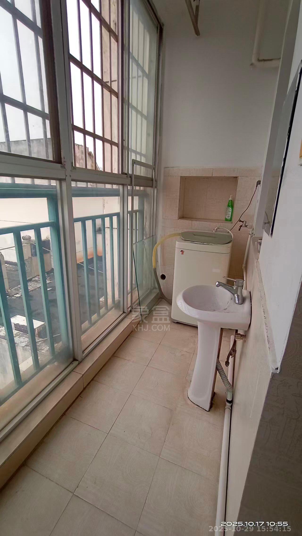 城南雅苑  4室2厅2卫    1400.0元/月 城南雅苑  4室2厅2卫    1400.0元/月室内图