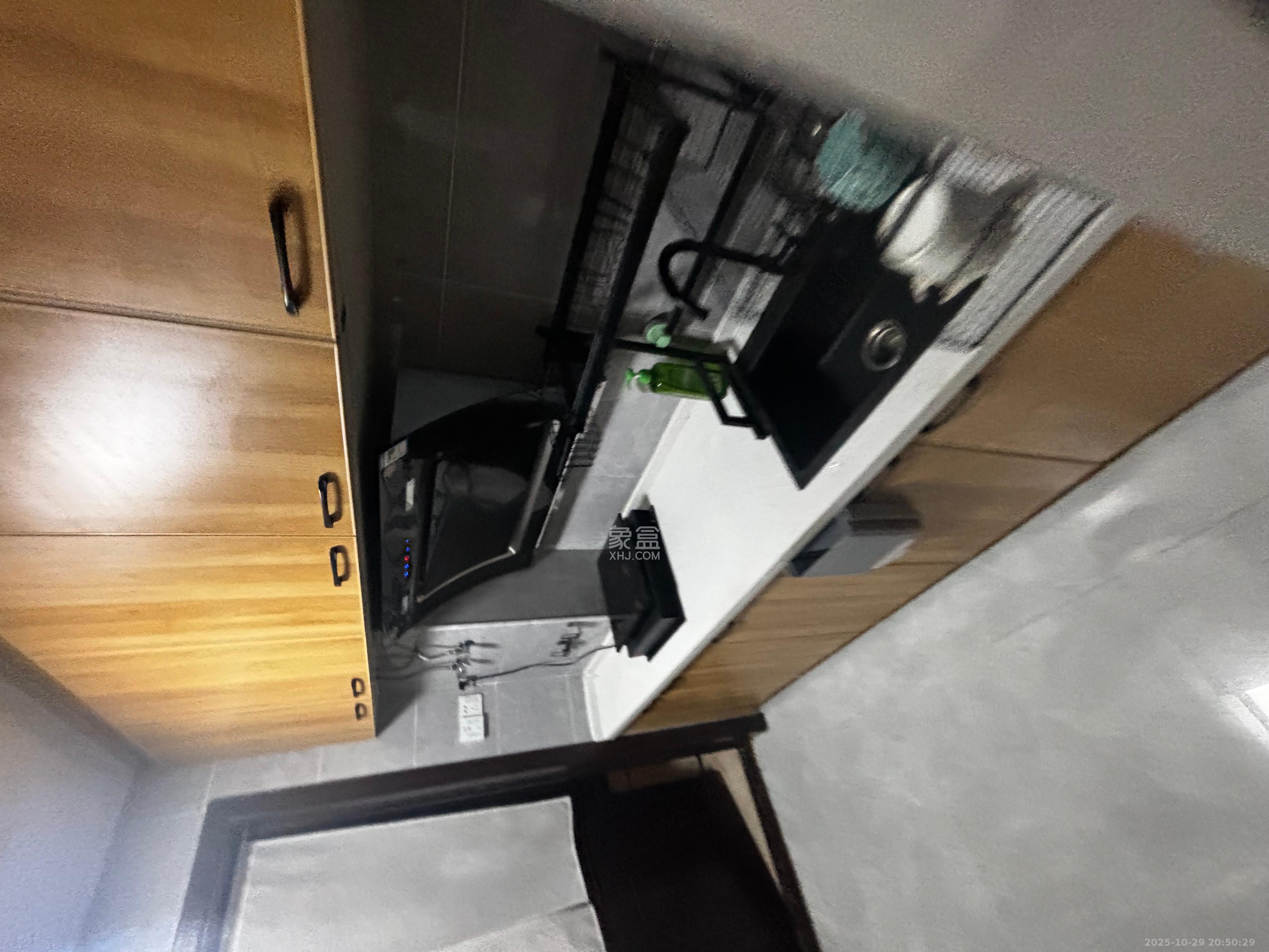 东盈商业广场(华泉城市广场)  1室0厅0卫    2000.0元/月 东盈商业广场(华泉城市广场)  1室0厅0卫    2000.0元/月室内图