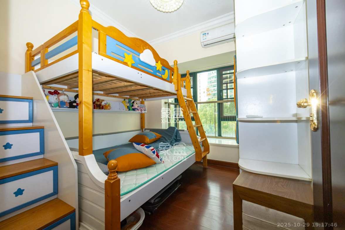 恒大雅苑 3室2厅2卫 112.0万 恒大雅苑 3室2厅2卫 112.0万卧室