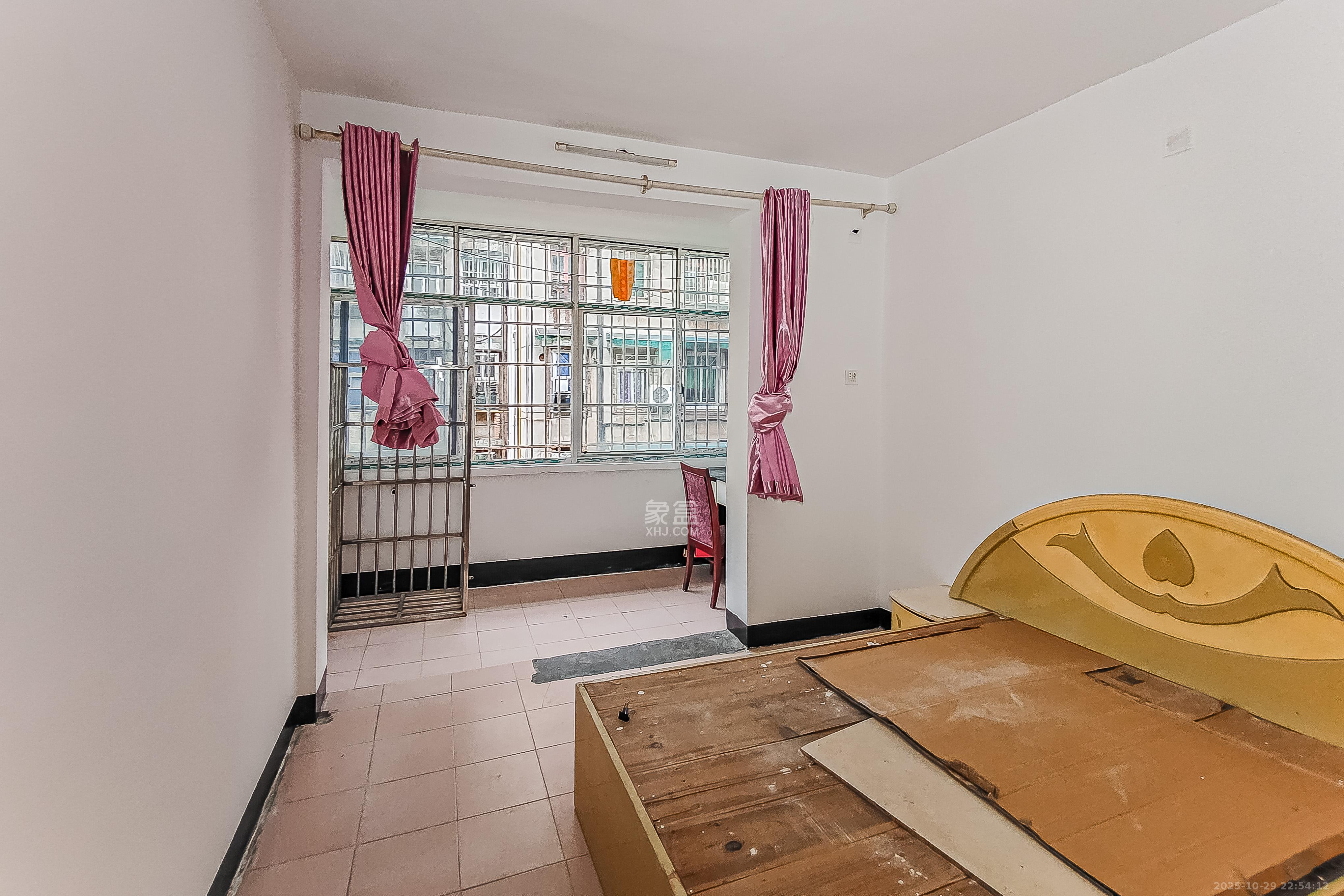 茶园坡社区(原王家冲社区)  2室2厅1卫    31.0万 茶园坡社区(原王家冲社区)  2室2厅1卫    31.0万卧室